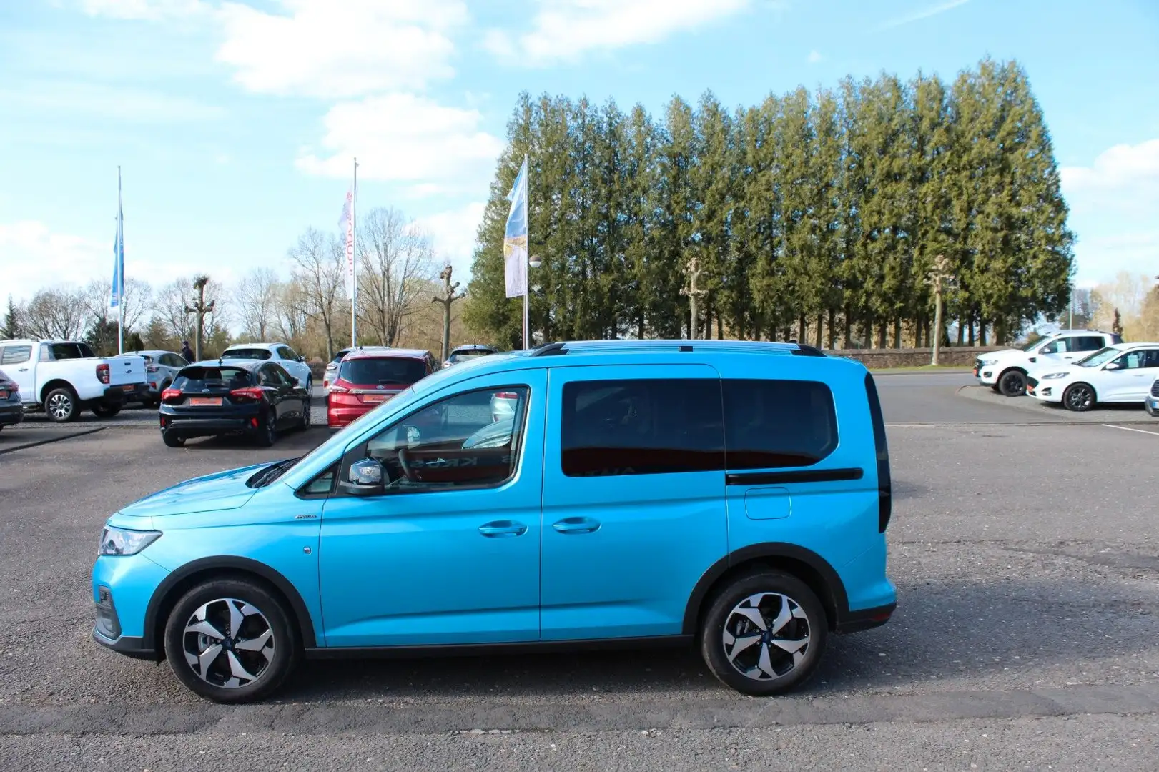 Ford Tourneo Connect Active 2.0 Ecoblue+PDC+beh Front Modrá - 1