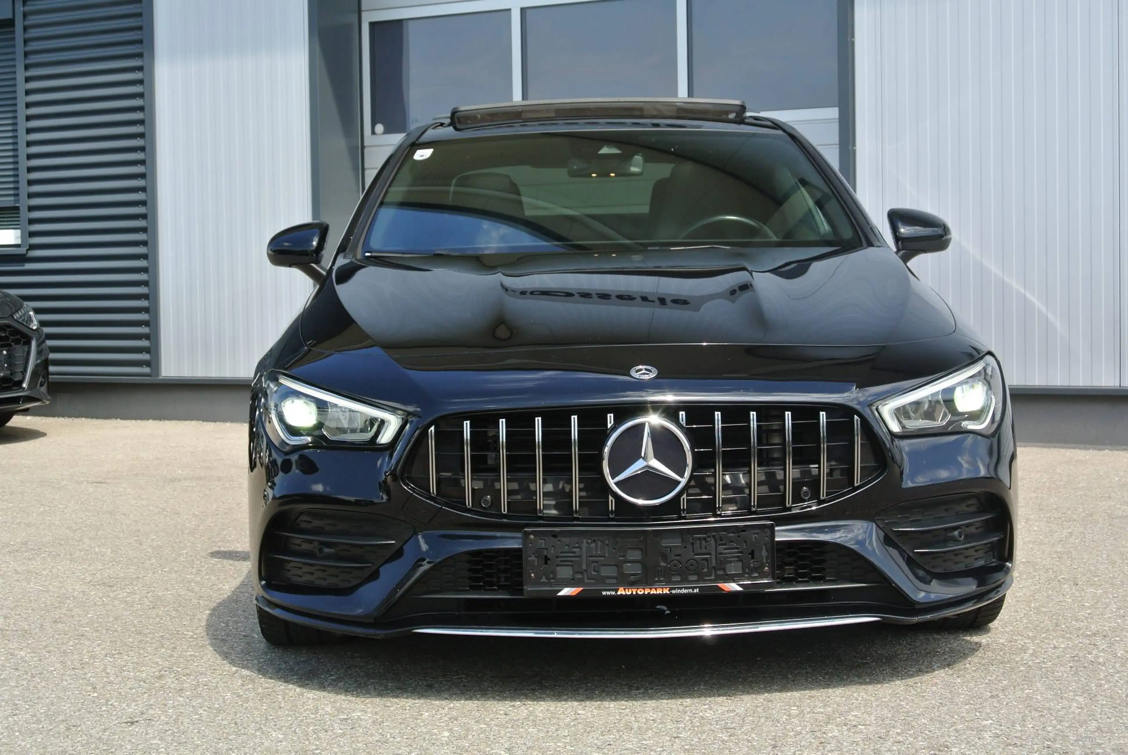 Mercedes-Benz CLA 200 Coupe Aut. ** AMG-Line * LED * SHZ * PDC * — photo 3