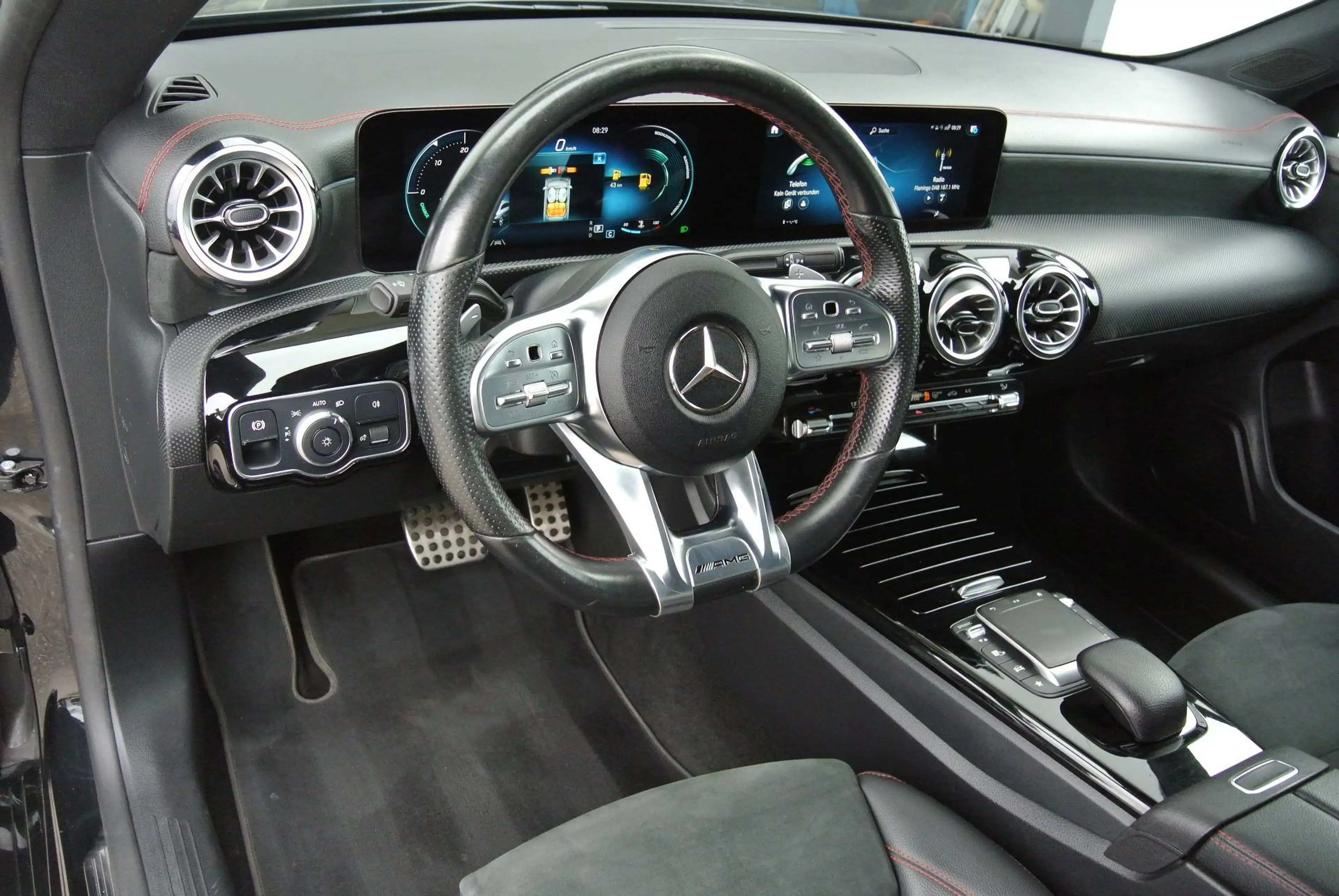 Mercedes-Benz CLA 200 Coupe Aut. ** AMG-Line * LED * SHZ * PDC * — photo 10