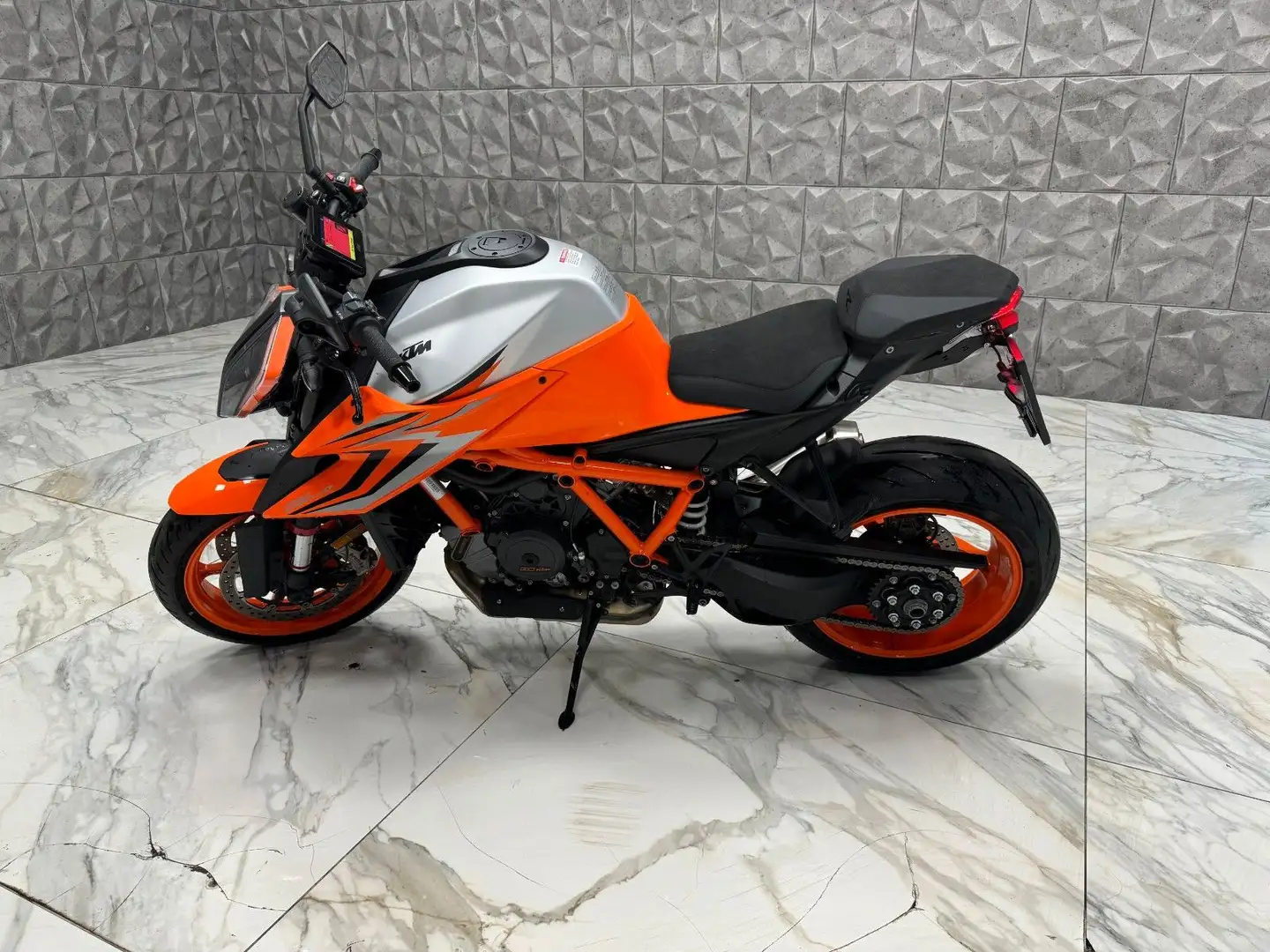 KTM 1290 Super Duke Oranje - 2