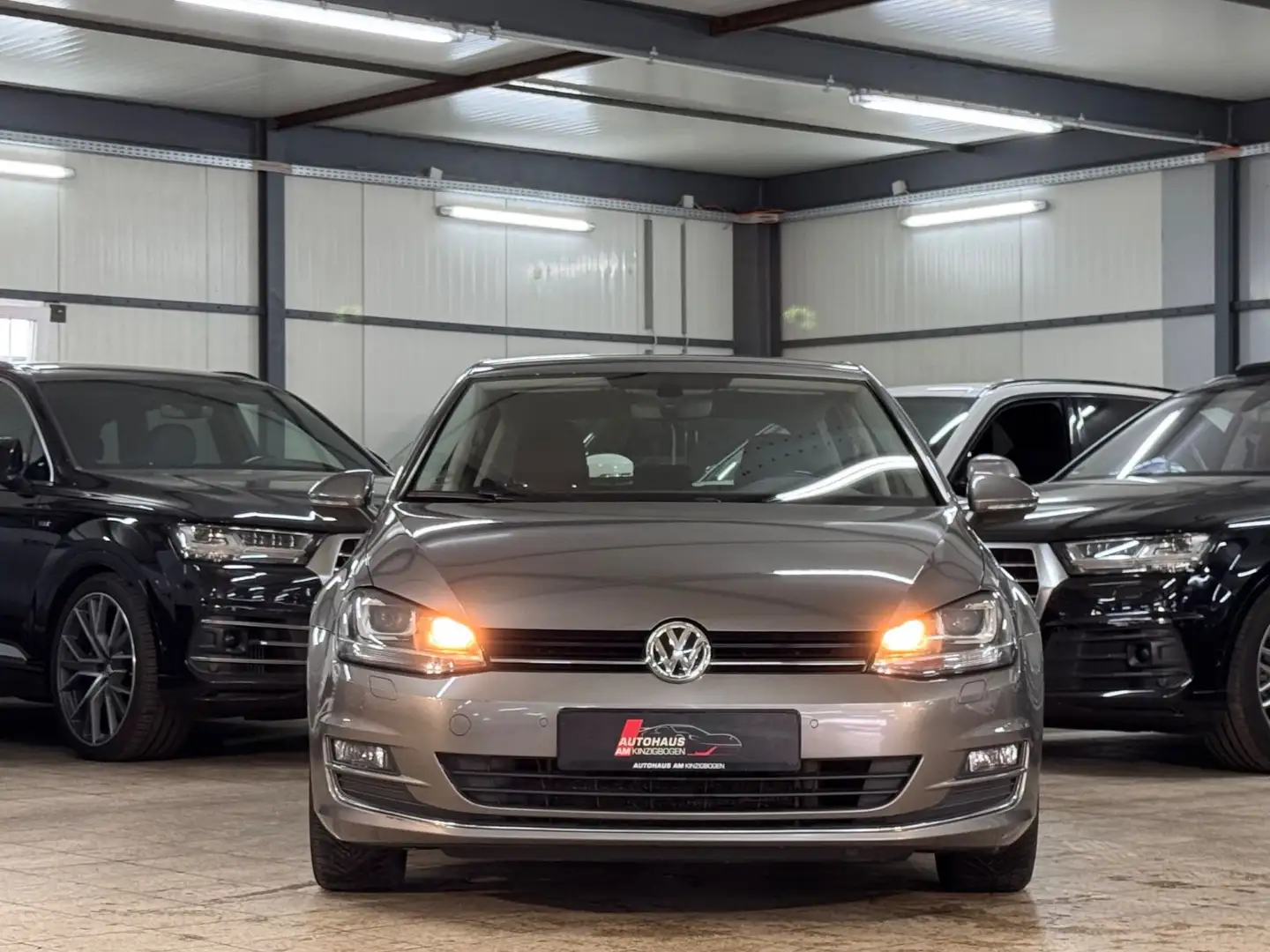 Volkswagen Golf VII Lim. HIGHLINE*DSG*STHZ*SHZ*WINTER*TEMP Gris - 2