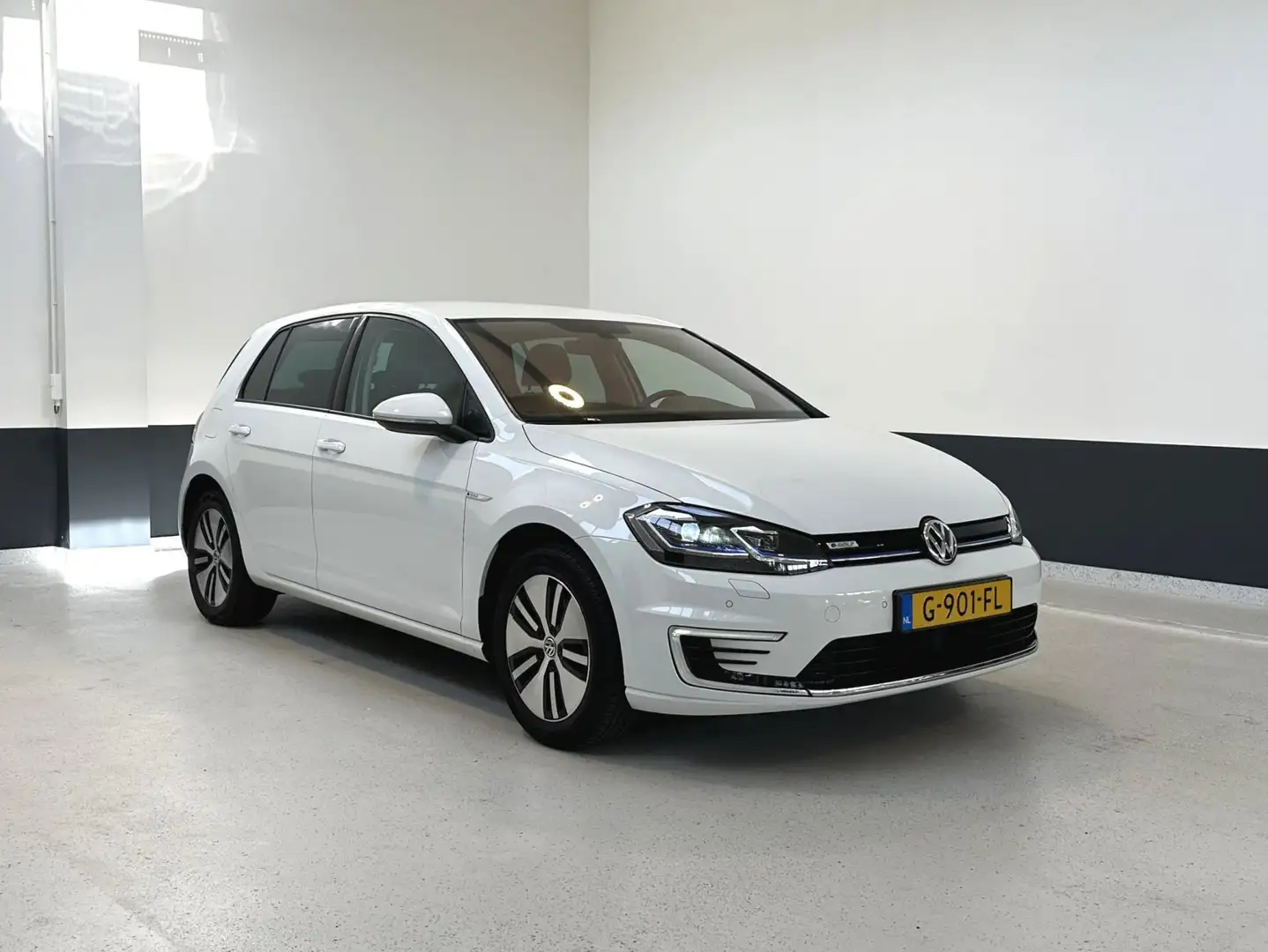 Volkswagen e-Golf | NL | 1e Eig. | Digitaal dash. | Camera | Navi | White - 1