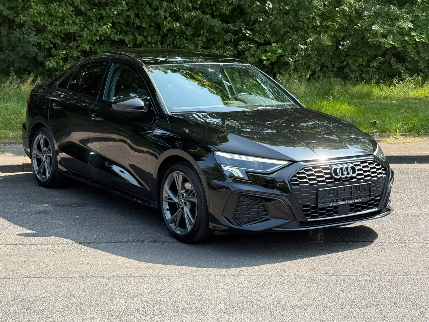 Audi A3 Limousine 35 TFSI S line,Navi,LED,Panoramdach Noir - 1