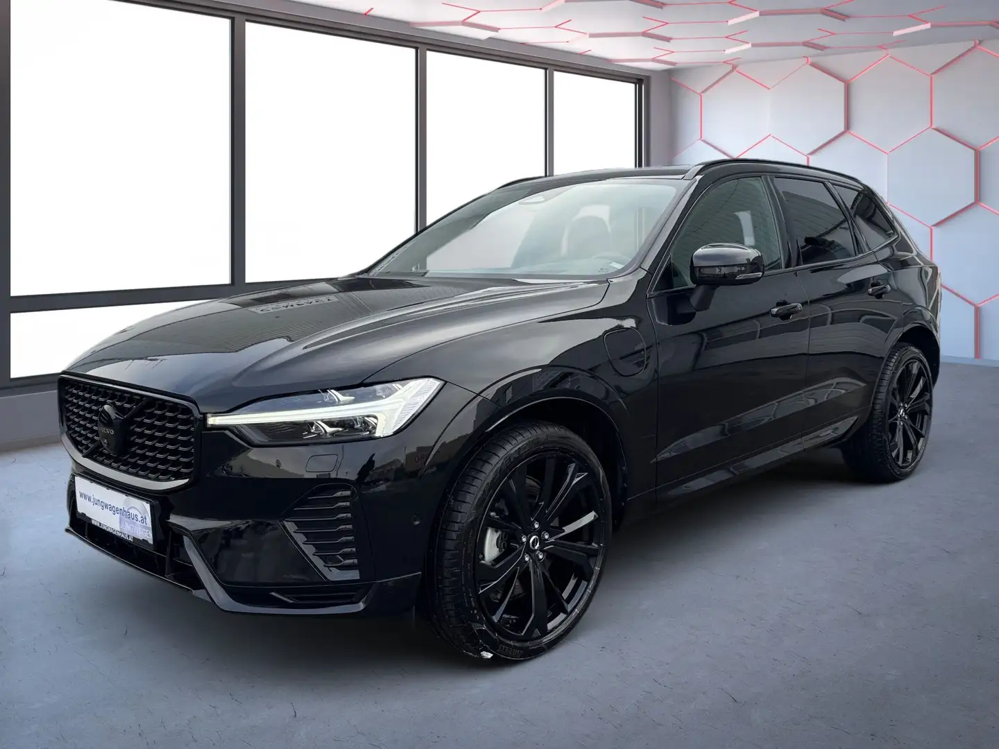 Volvo XC60 Black Edition Plug-In Hybrid AWD Aut. 79.905.- *- Schwarz - 1