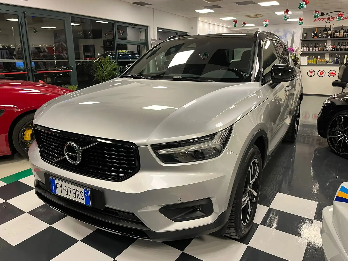 Volvo XC40 XC40 2.0 d4 R-design awd geartronic Silber - 1