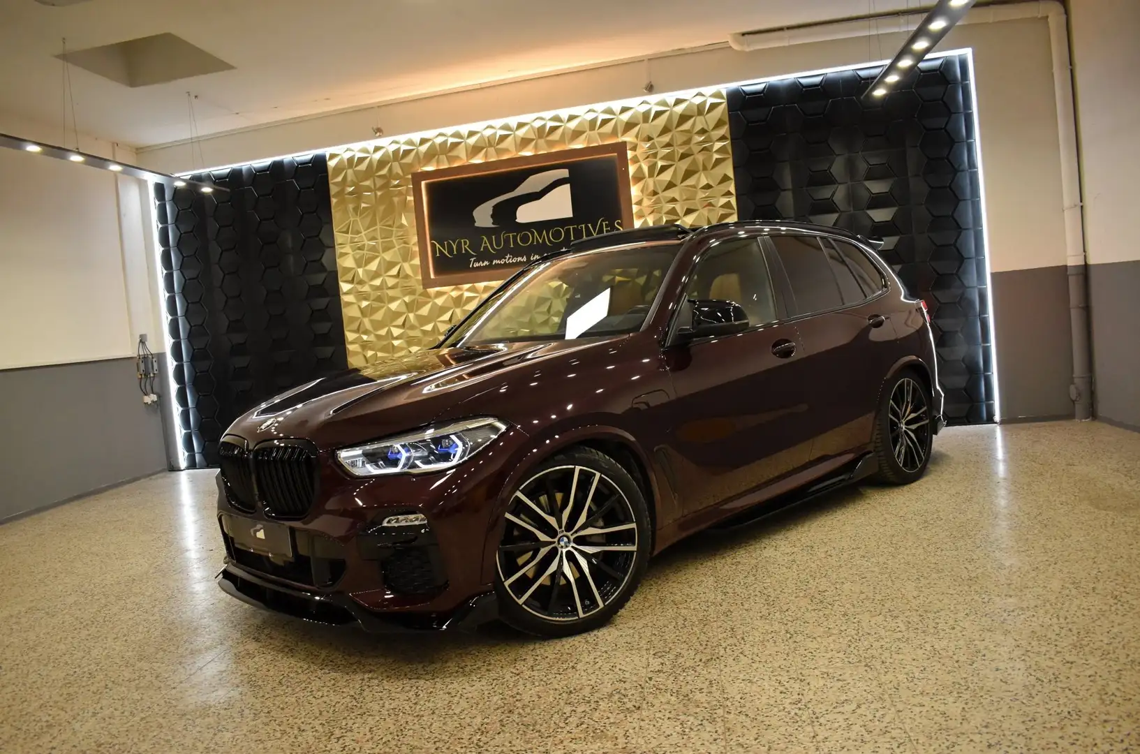 BMW X5 xDrive45e M-PERFORMANCE, 1.HAND, PANO, LASER, HUD Violett - 1
