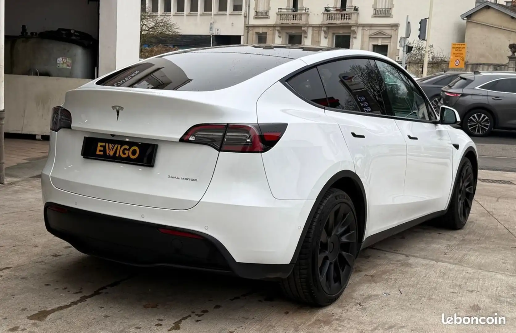Tesla Model Y long range dual motor awd 75kwh Weiß - 2