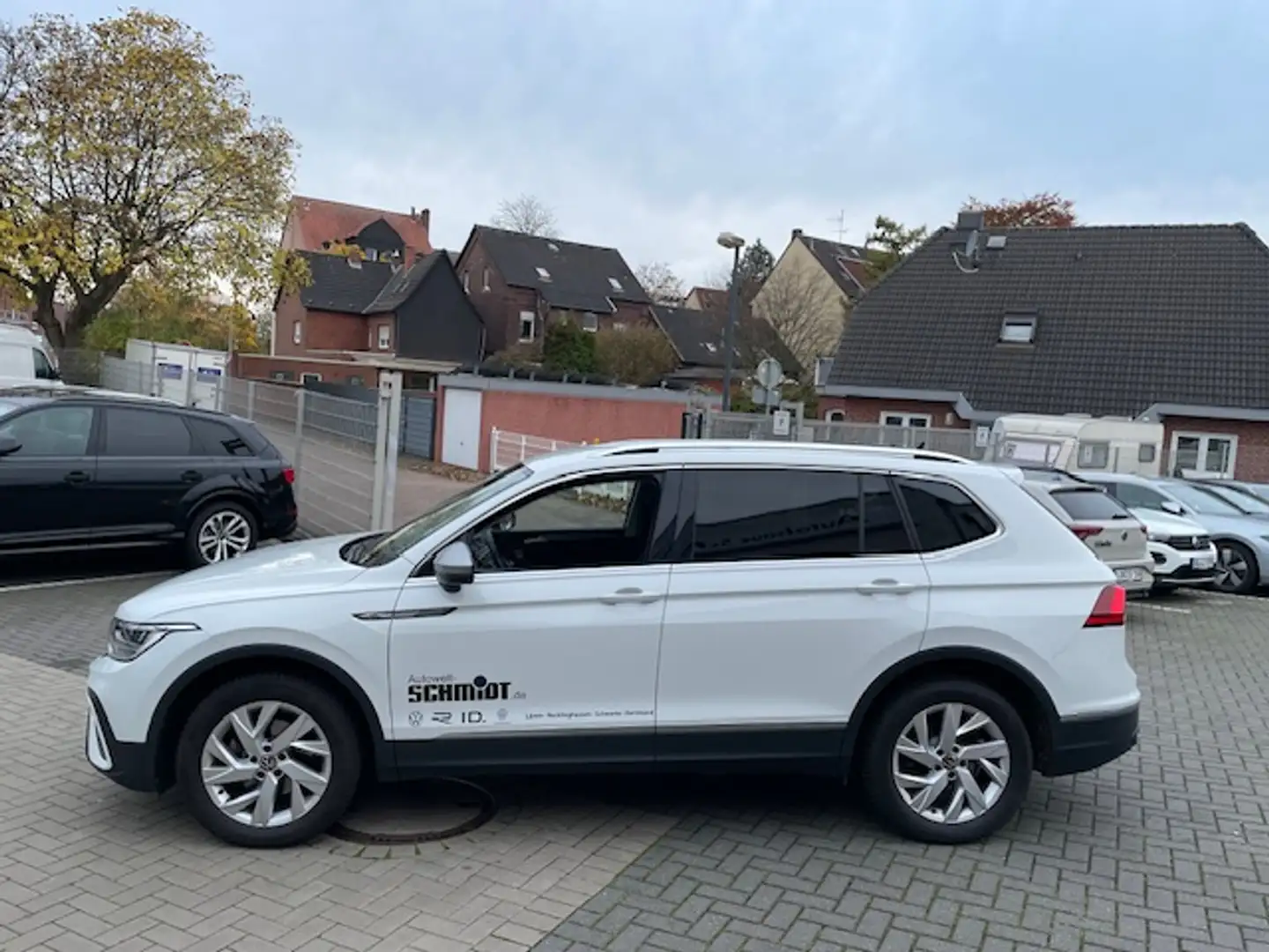 Volkswagen Tiguan Allspace 1.5TSi DSG Life AHK R-Kamera 18Zoll LED Sitzhei... Weiß - 2