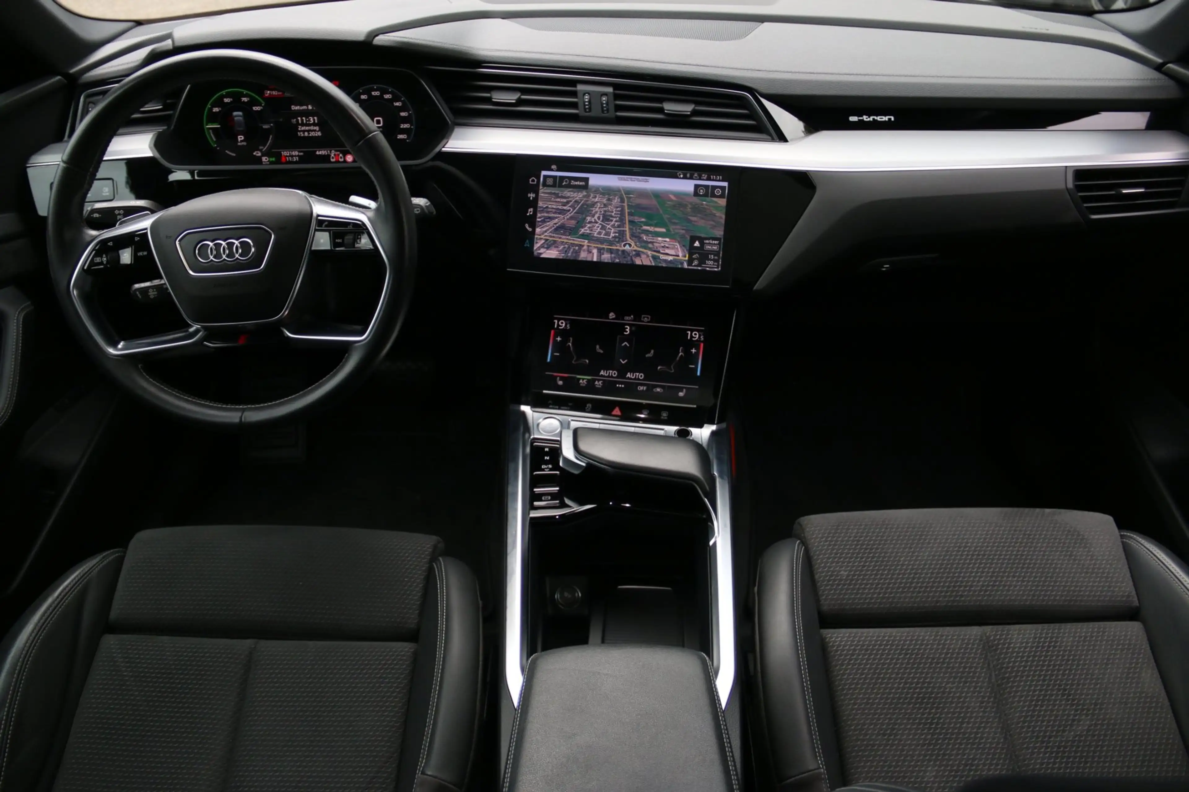 Audi e-tron E-tron 50 quattro Launch edition Black 71 kWh SOH — photo 12