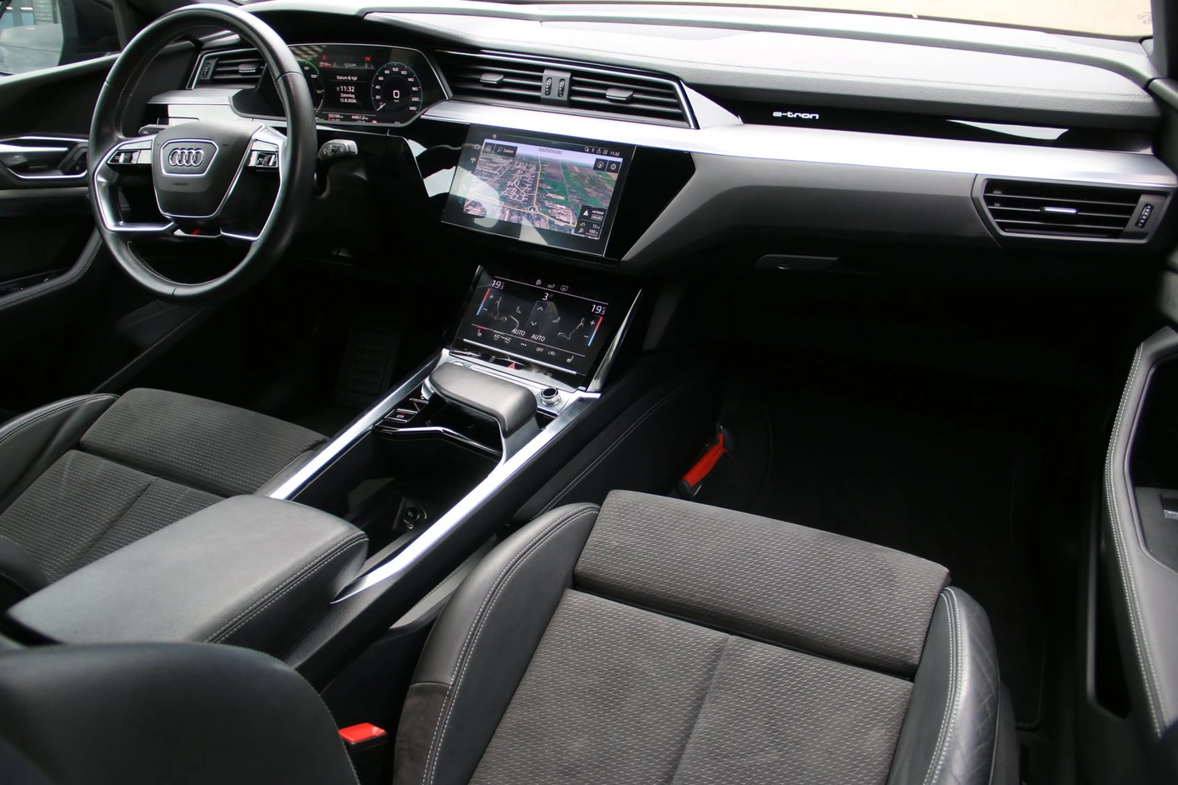 Audi e-tron E-tron 50 quattro Launch edition Black 71 kWh SOH — photo 13