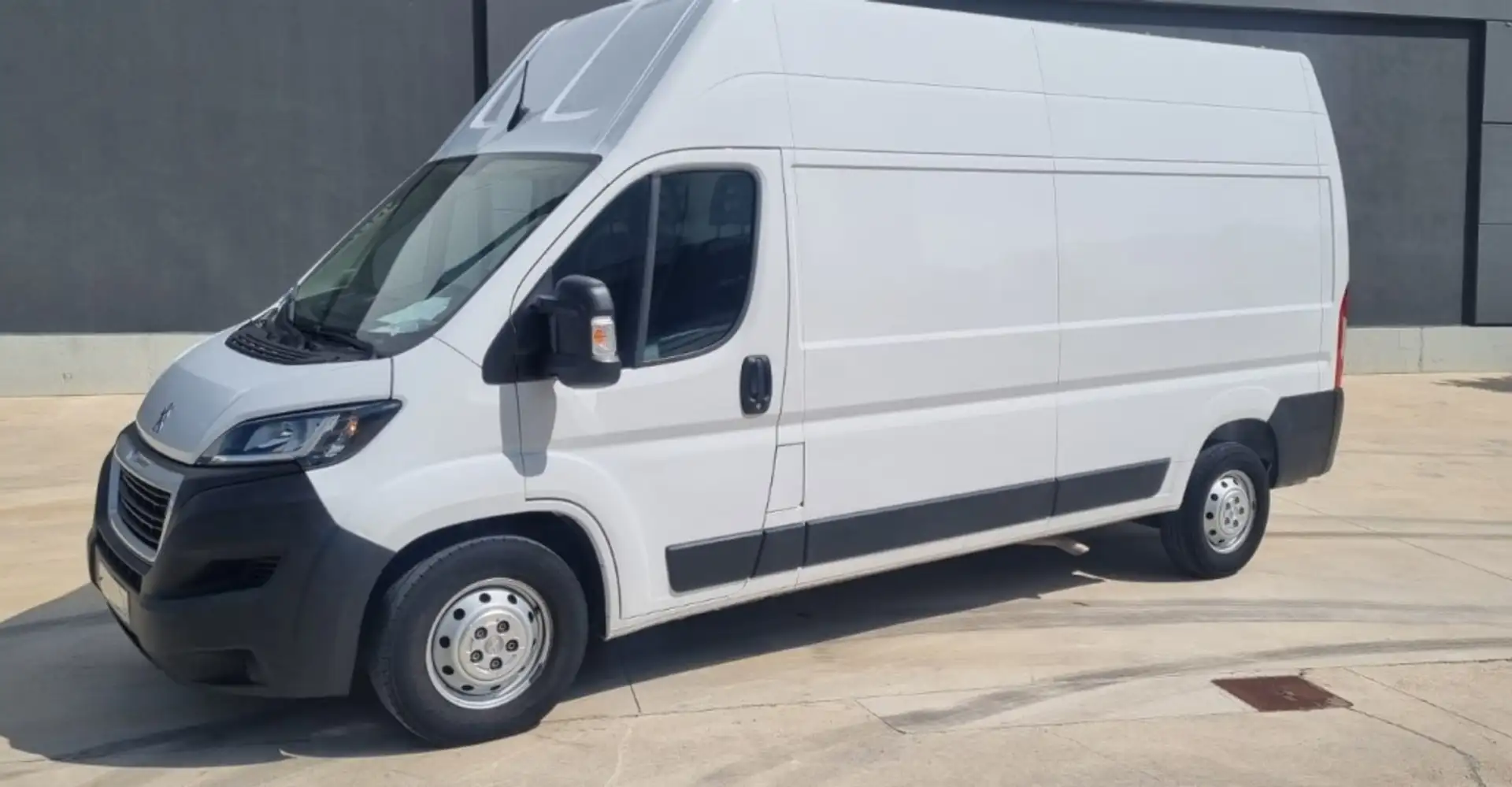 Peugeot Boxer Furgón 2.2BlueHDI 435 L3H3 S&S 140 Blanco - 2