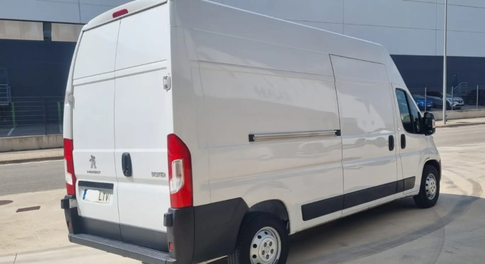 Peugeot Boxer Furgón 2.2BlueHDI 435 L3H3 S&S 140 Blanco - 1