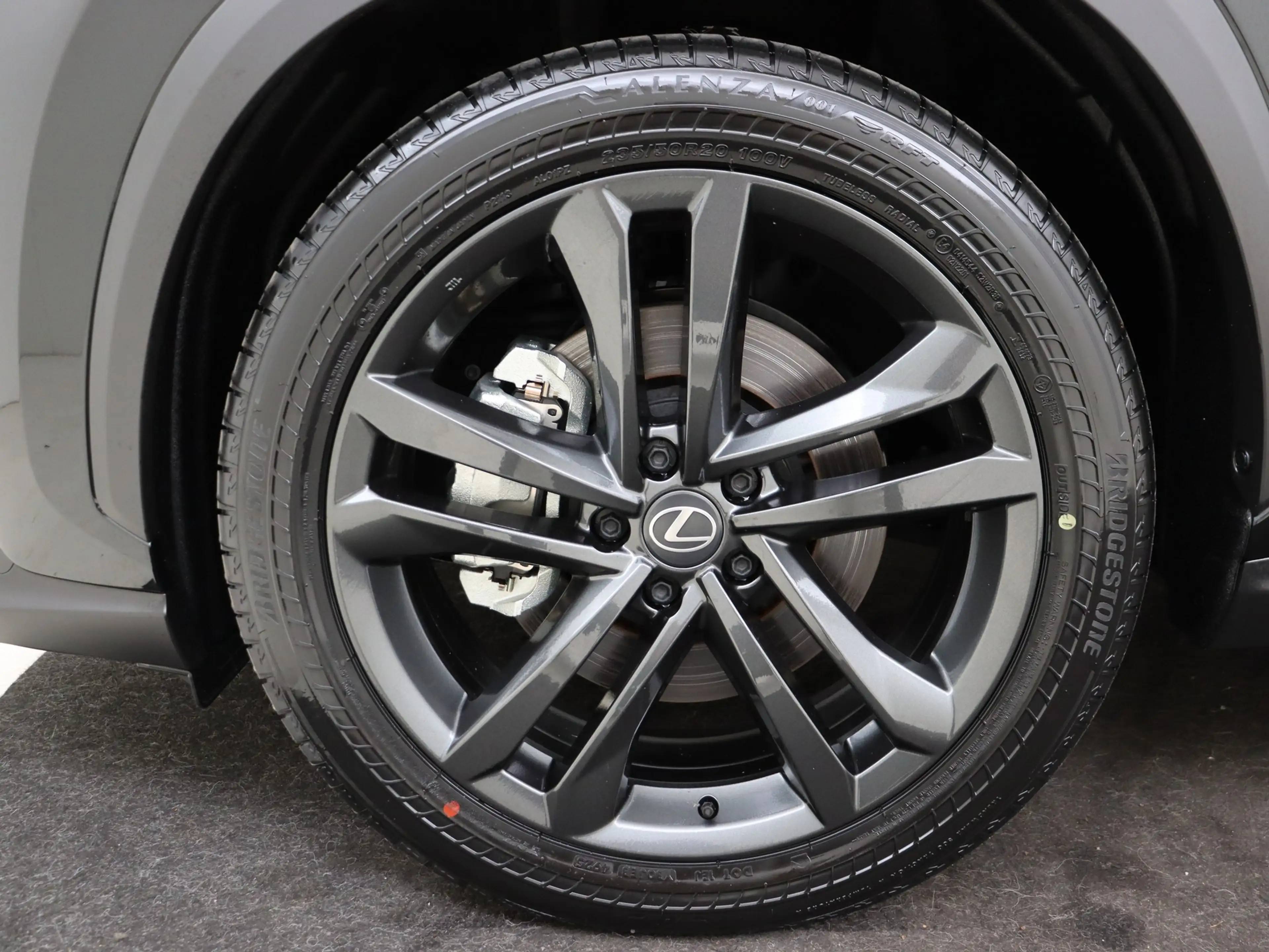 Lexus NX 450h+ AWD 35th Edition Trekhaak | 360 Camera | 20" Velge — photo 5