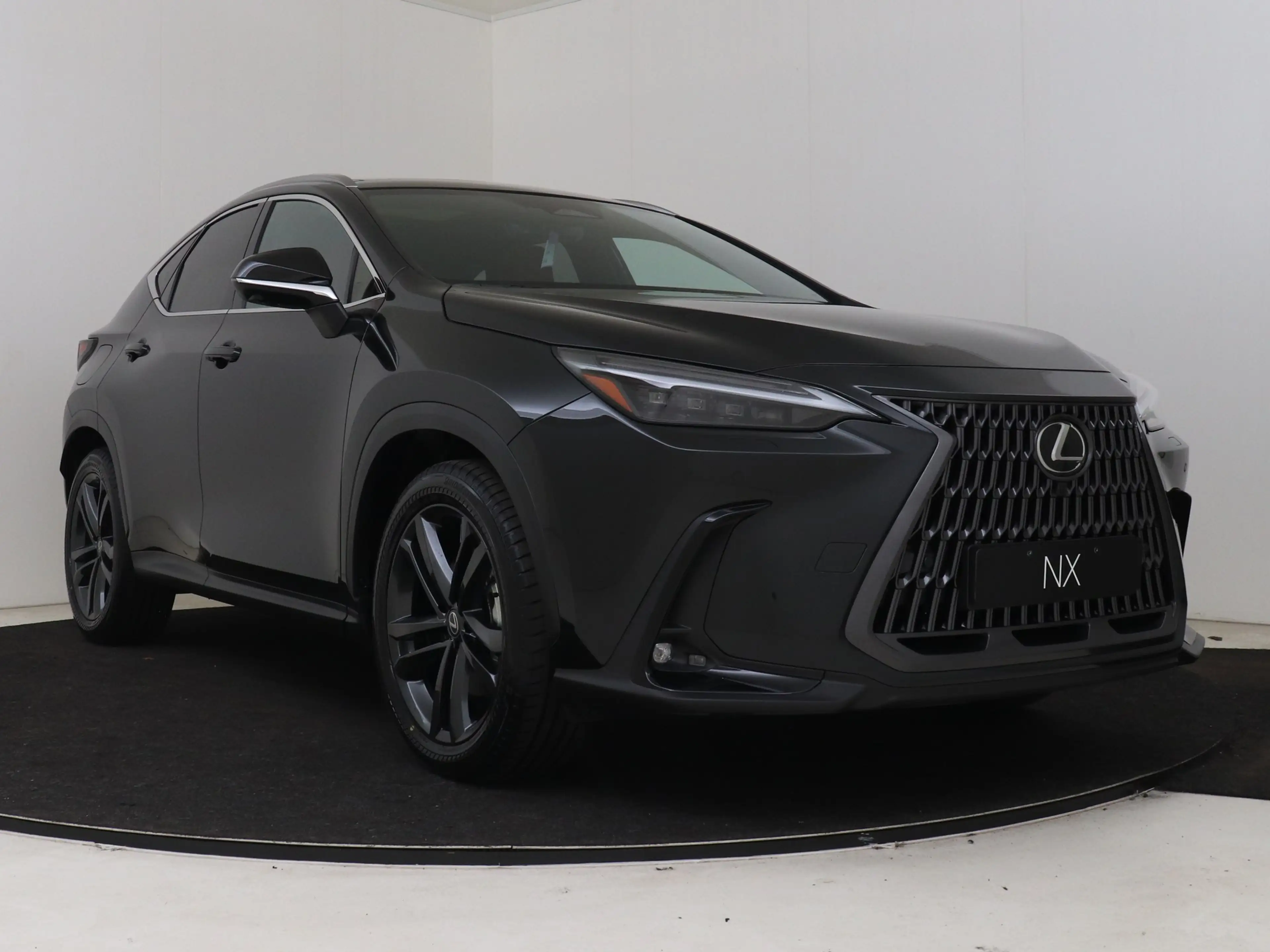 Lexus NX 450h+ AWD 35th Edition Trekhaak | 360 Camera | 20" Velge — photo 15