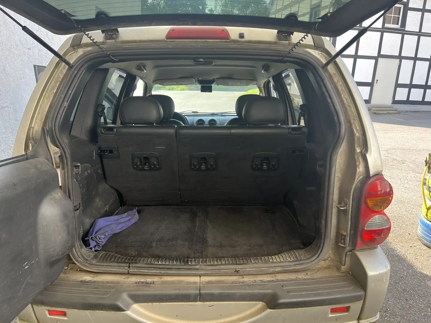 Jeep Cherokee 2.8 CRD Limited Silber - 2