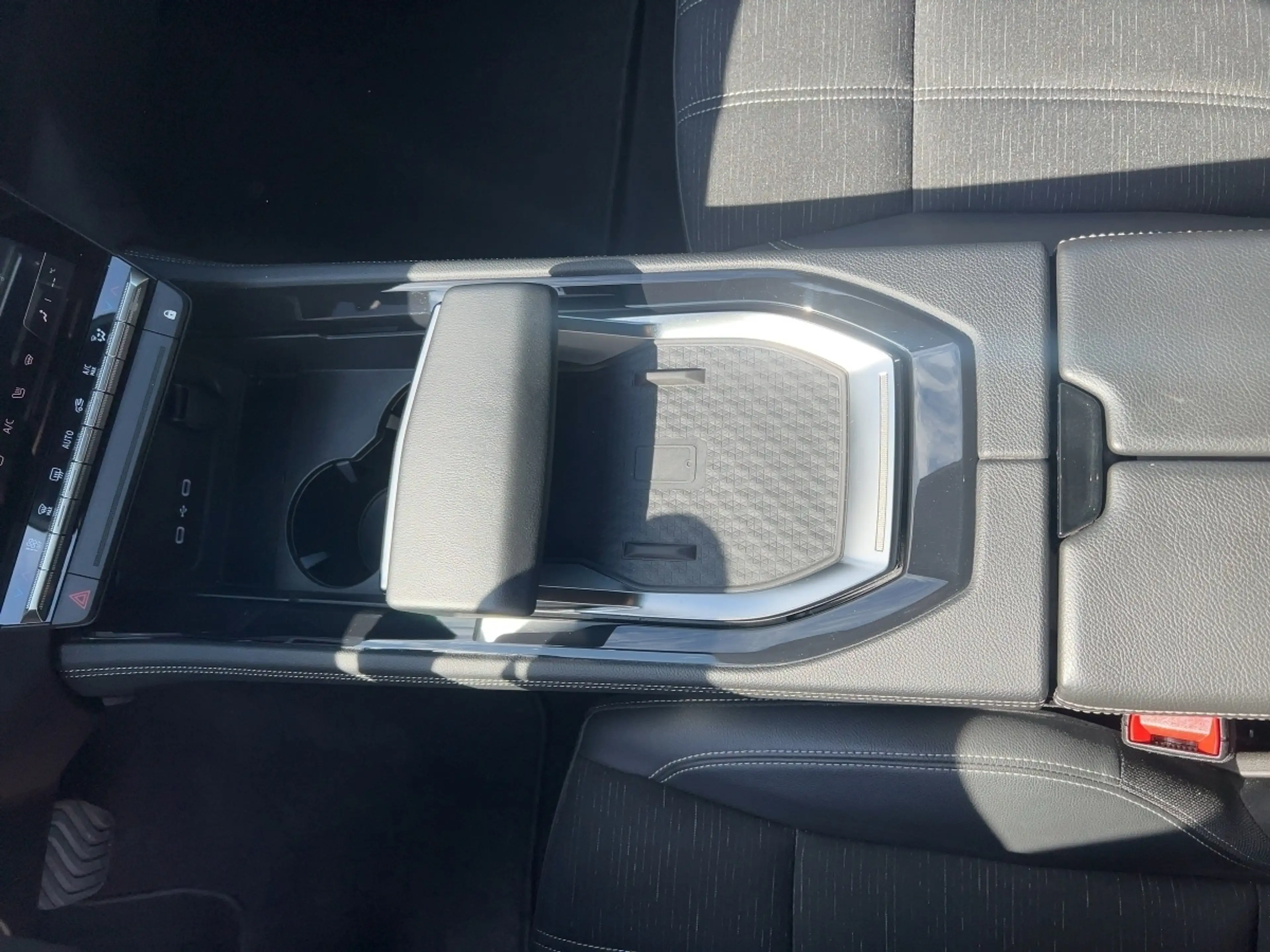 Renault Austral 1.2 E-TECH 200 Techno — photo 13