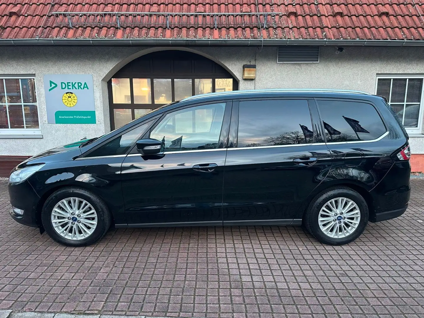 Ford Galaxy Titanium*AUT.*7SITZE*XENON*ACC*AHK* Schwarz - 2