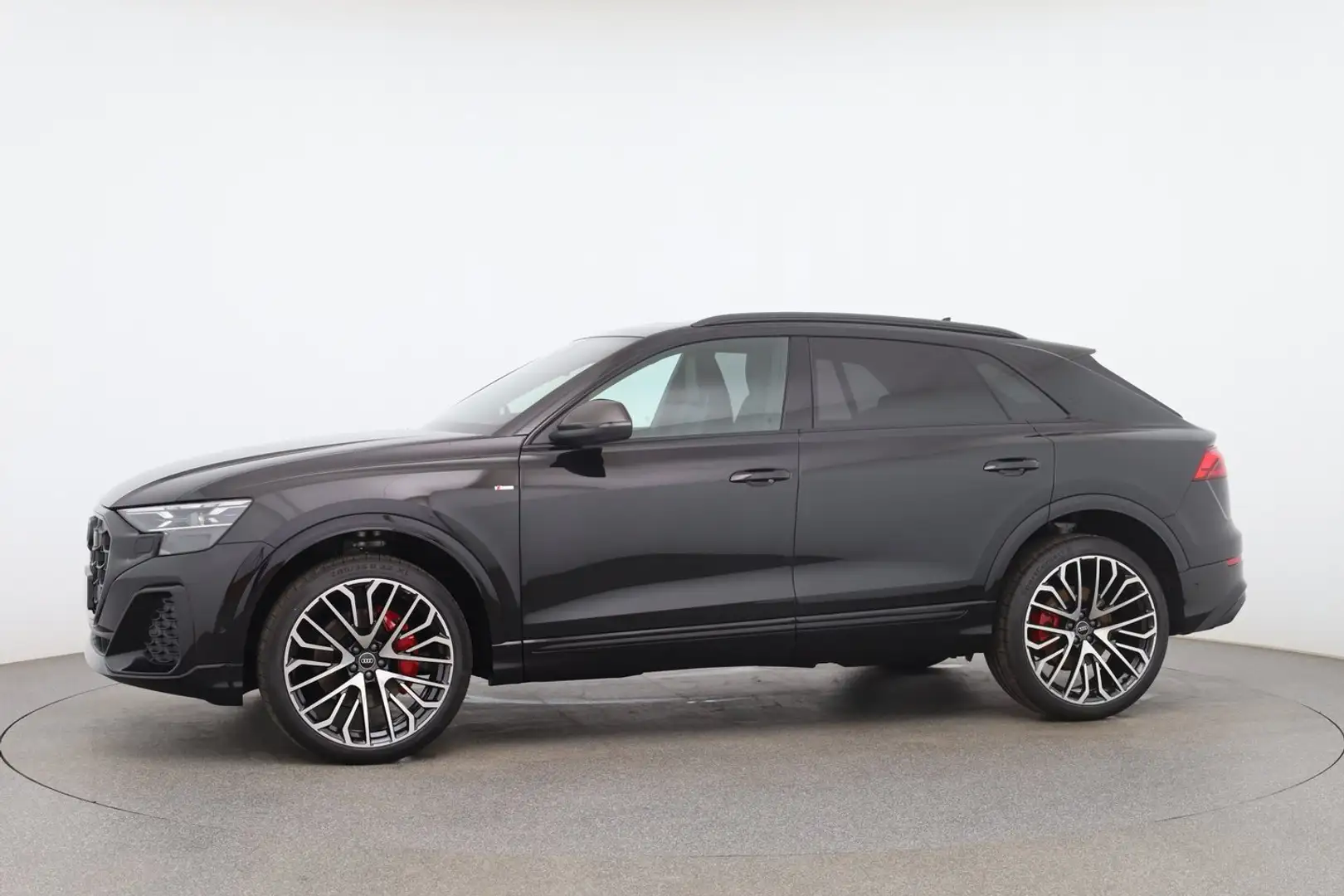 Audi Q8 50 TDI quattro Schwarz - 2