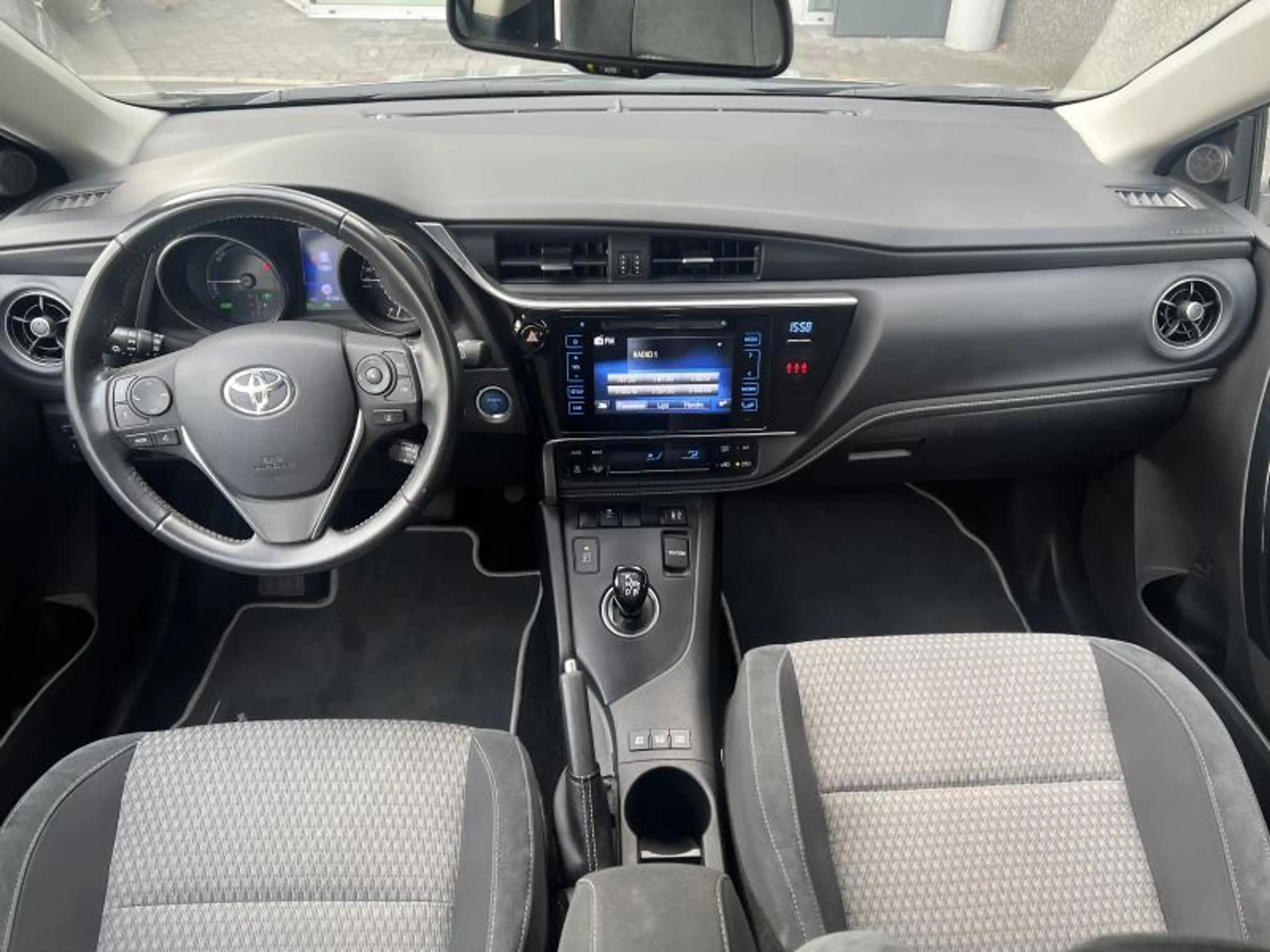 Toyota Auris 1.8 Hybrid Style + Trekhaak — photo 13