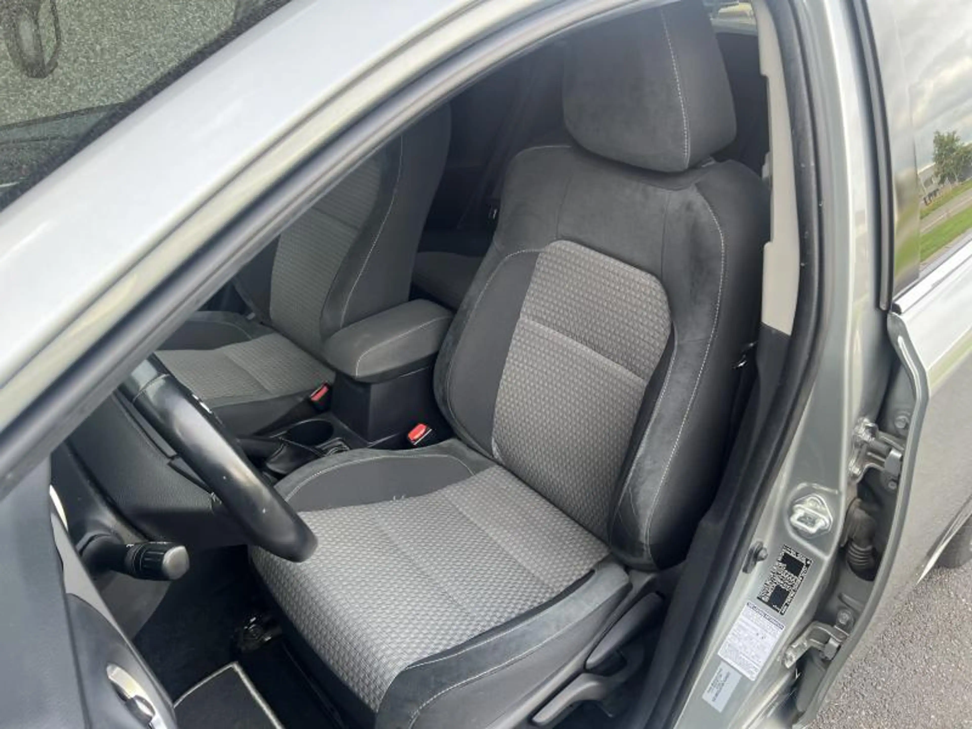 Toyota Auris 1.8 Hybrid Style + Trekhaak — photo 11