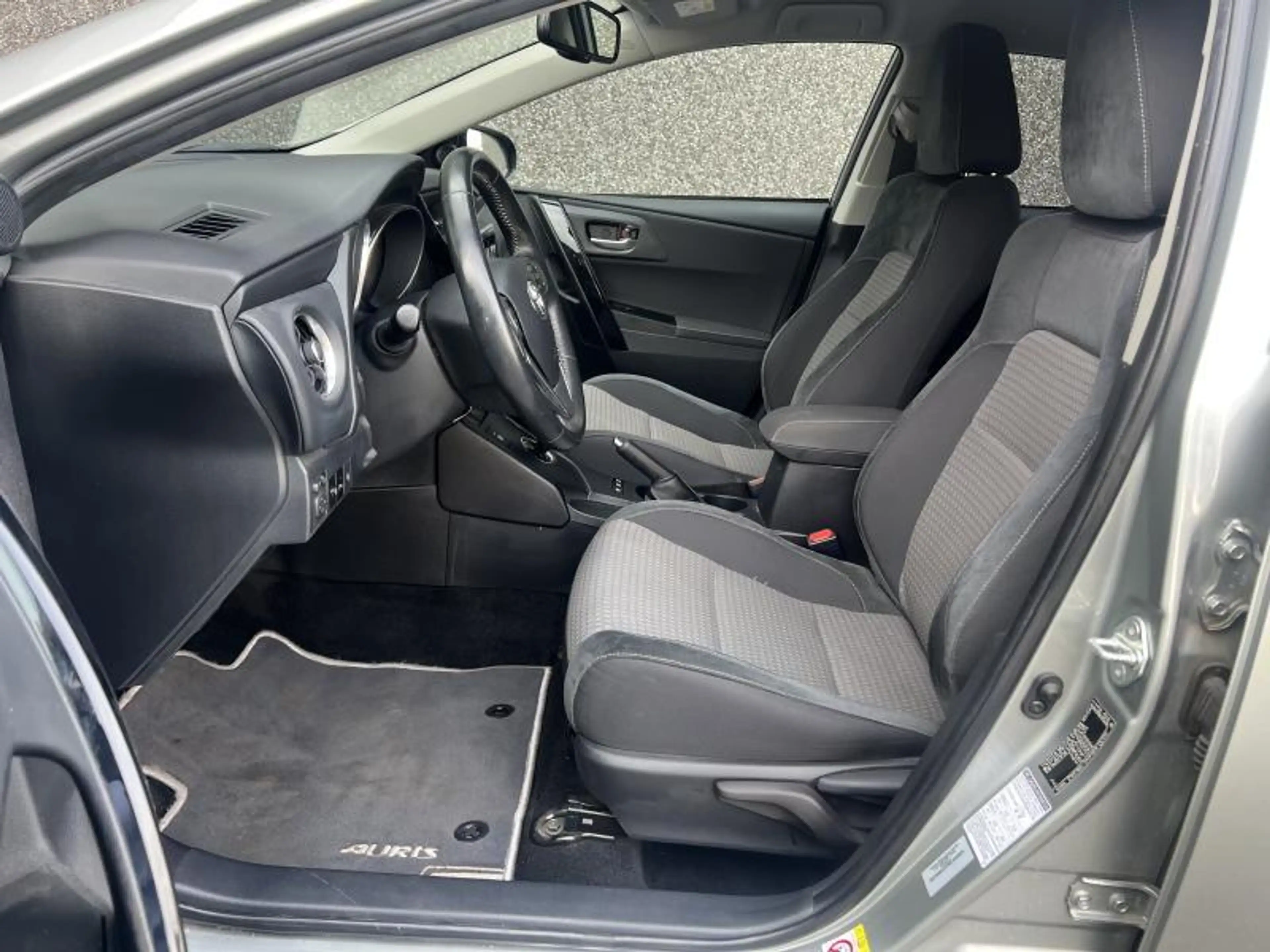 Toyota Auris 1.8 Hybrid Style + Trekhaak — photo 10
