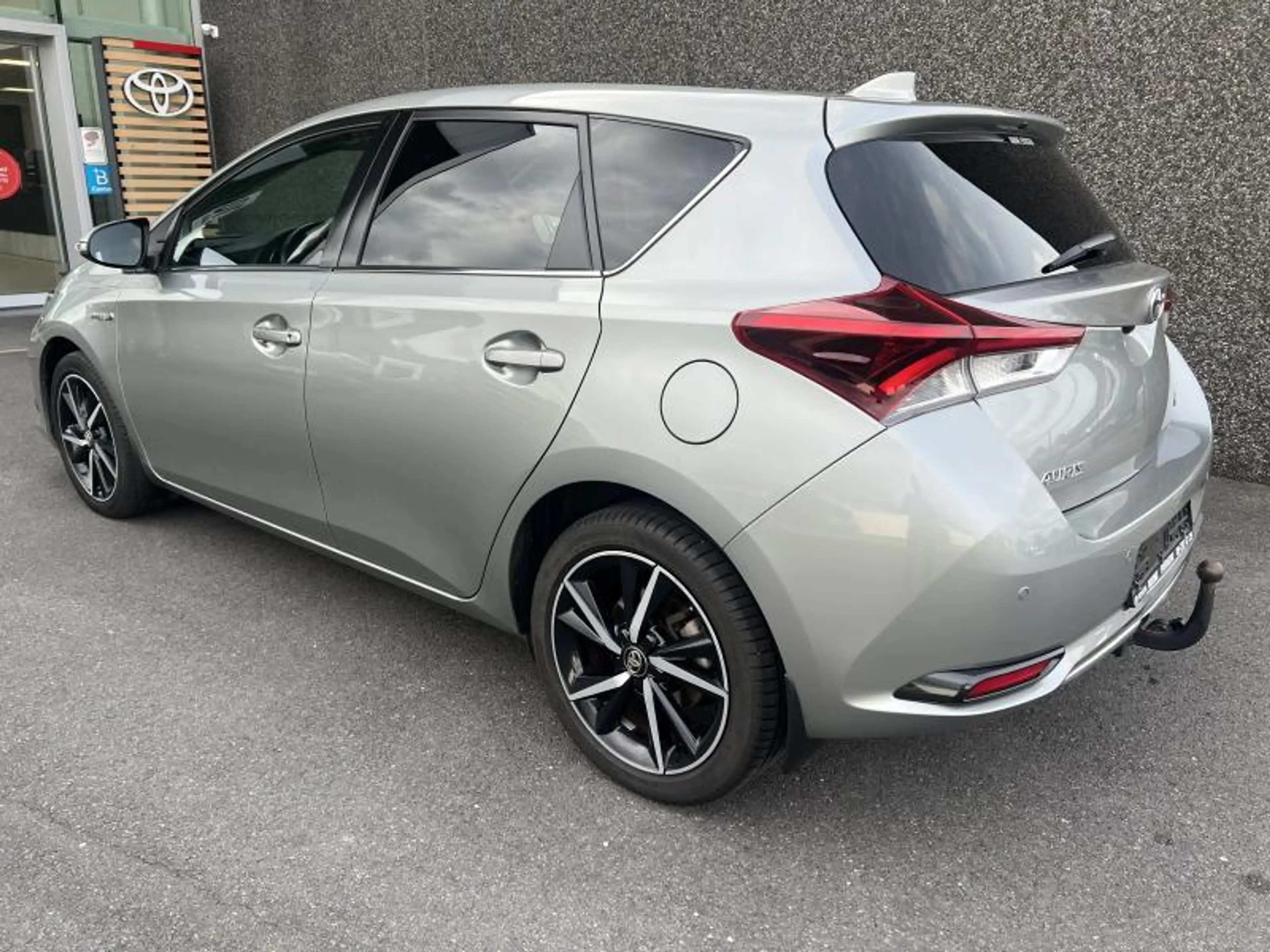 Toyota Auris 1.8 Hybrid Style + Trekhaak — photo 5
