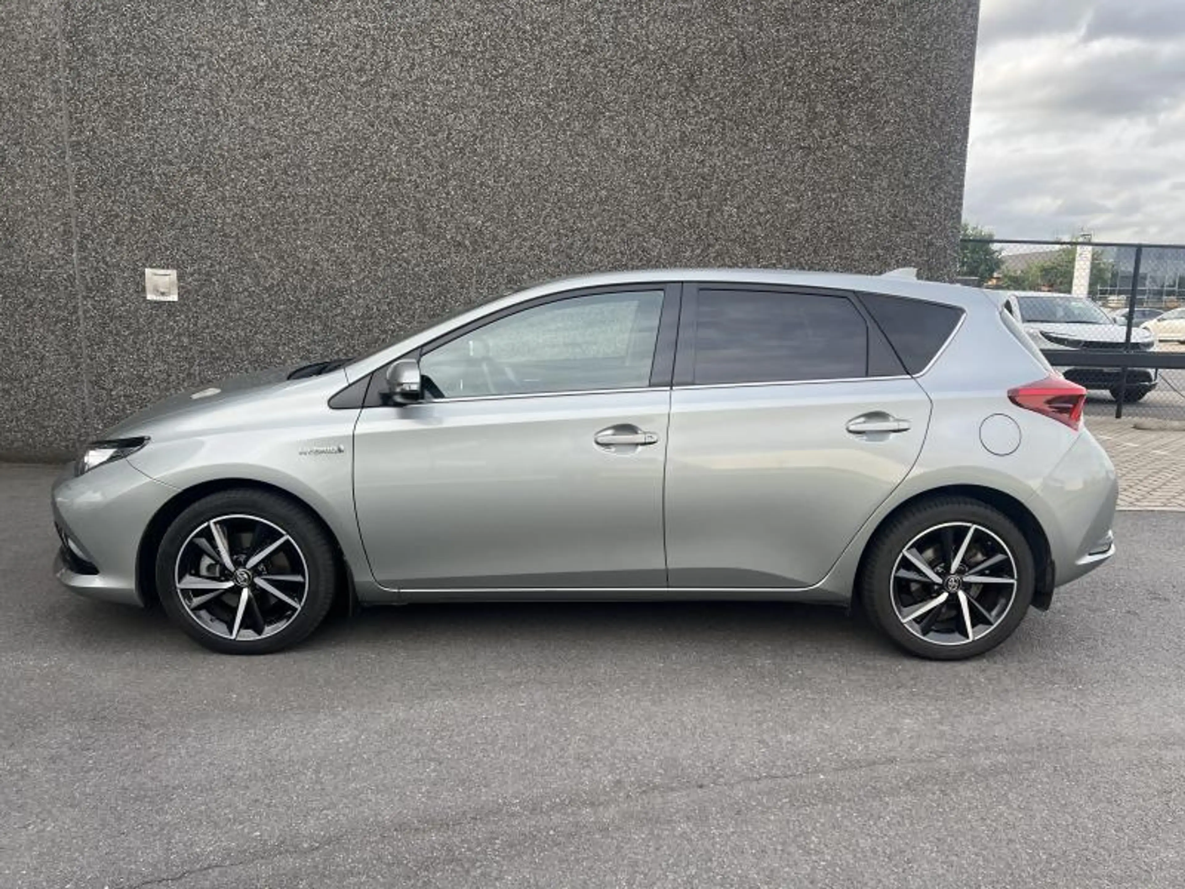 Toyota Auris 1.8 Hybrid Style + Trekhaak — photo 3