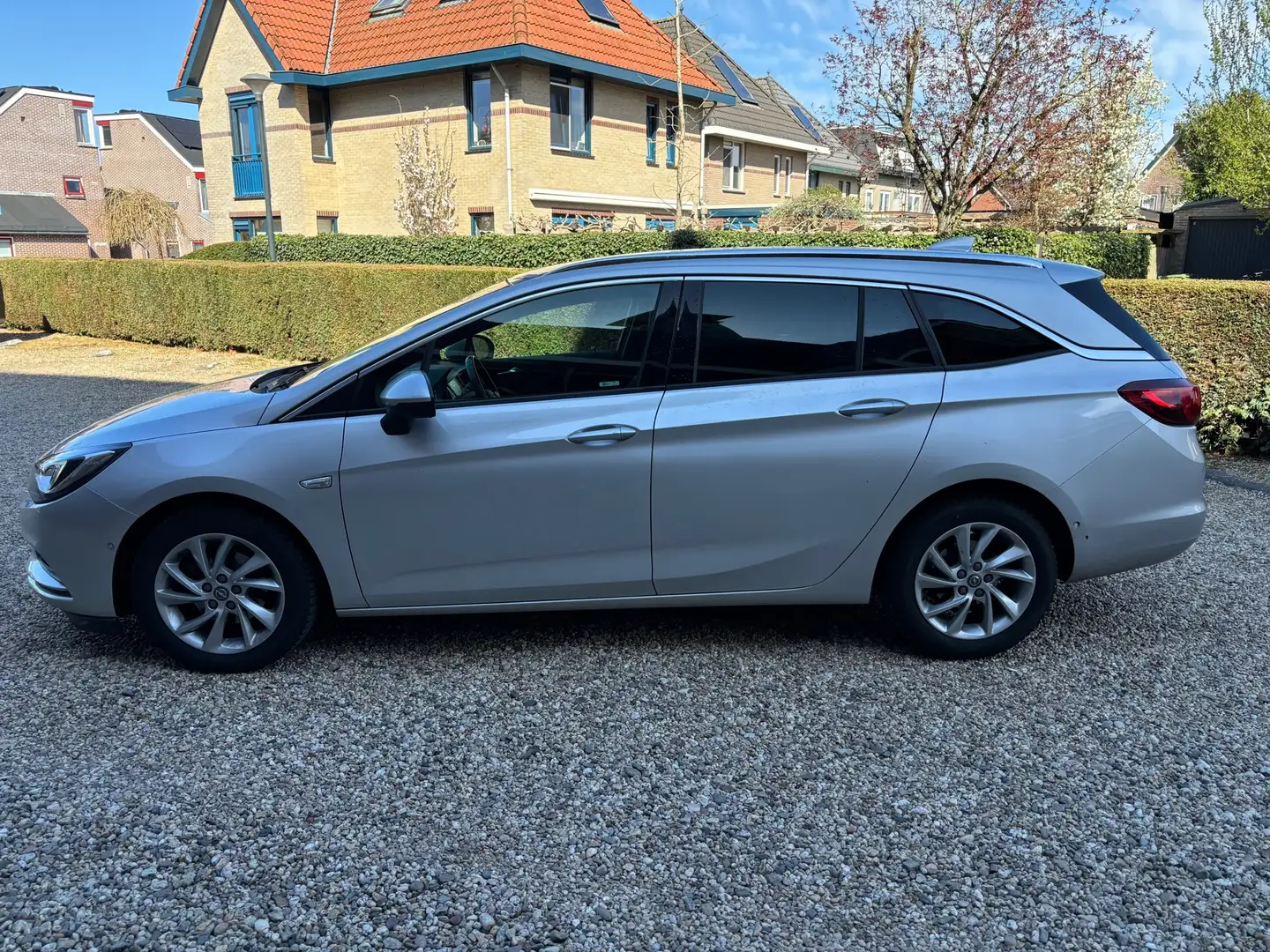 Opel Astra Sports Tourer 1.0 Innovation Grijs - 2