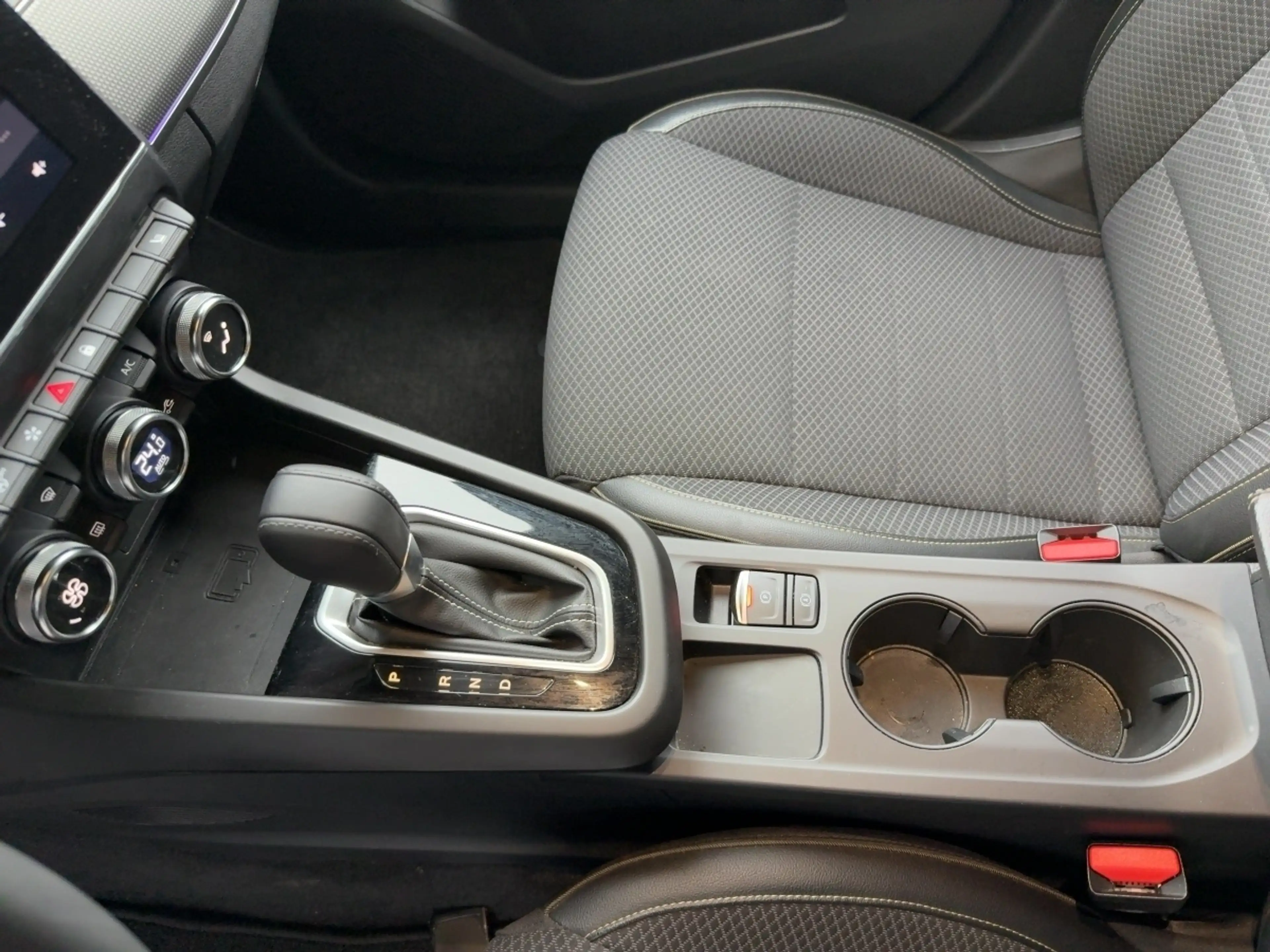 Renault Arkana 1.3 TCe 140 Mild-Hybrid Techno EU6e — photo 17