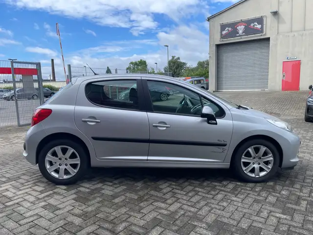 Peugeot 207 view 8
