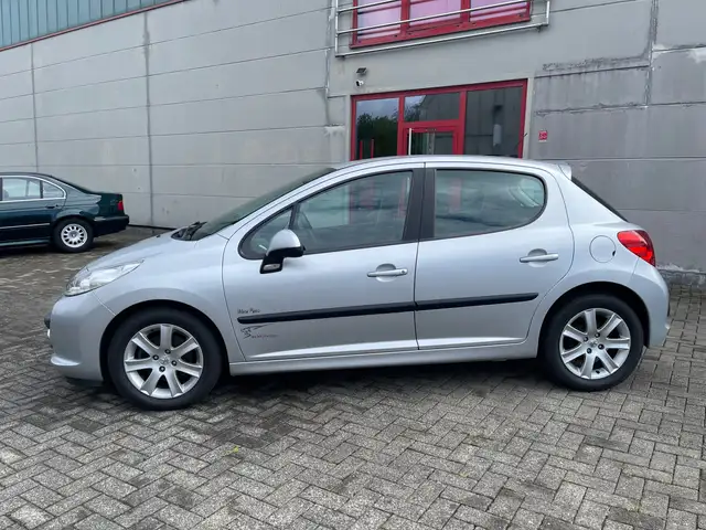 Peugeot 207 view 4