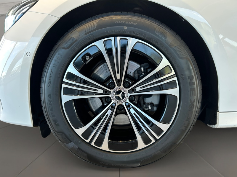Mercedes-Benz E 220 d Avantgarde Avantgarde+MBUX+Pano+SHD+Wide — photo 8