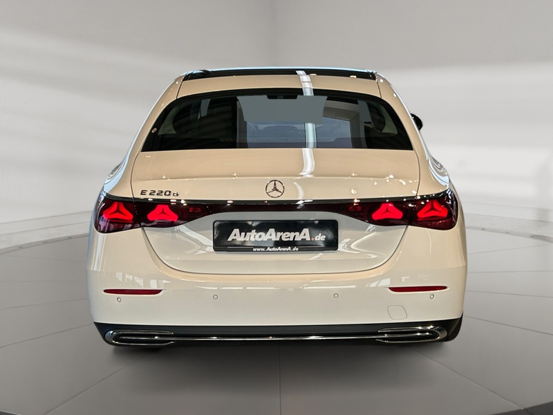 Mercedes-Benz E 220 d Avantgarde Avantgarde+MBUX+Pano+SHD+Wide — photo 6