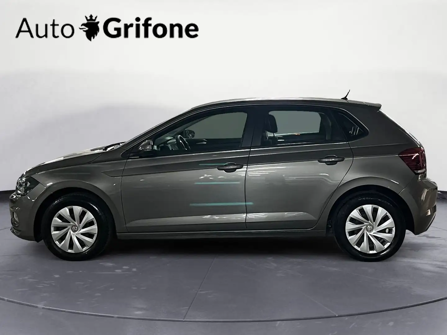 Volkswagen Polo VI 2017 Benzina 5p 1.0 tgi Trendline 90cv my19 Grijs - 2