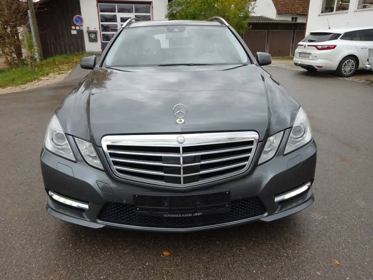 Mercedes-Benz E 50 AMG T-ModellE 500 CGI/ 4Matic/ATM b. 136.000Km Grau - 1