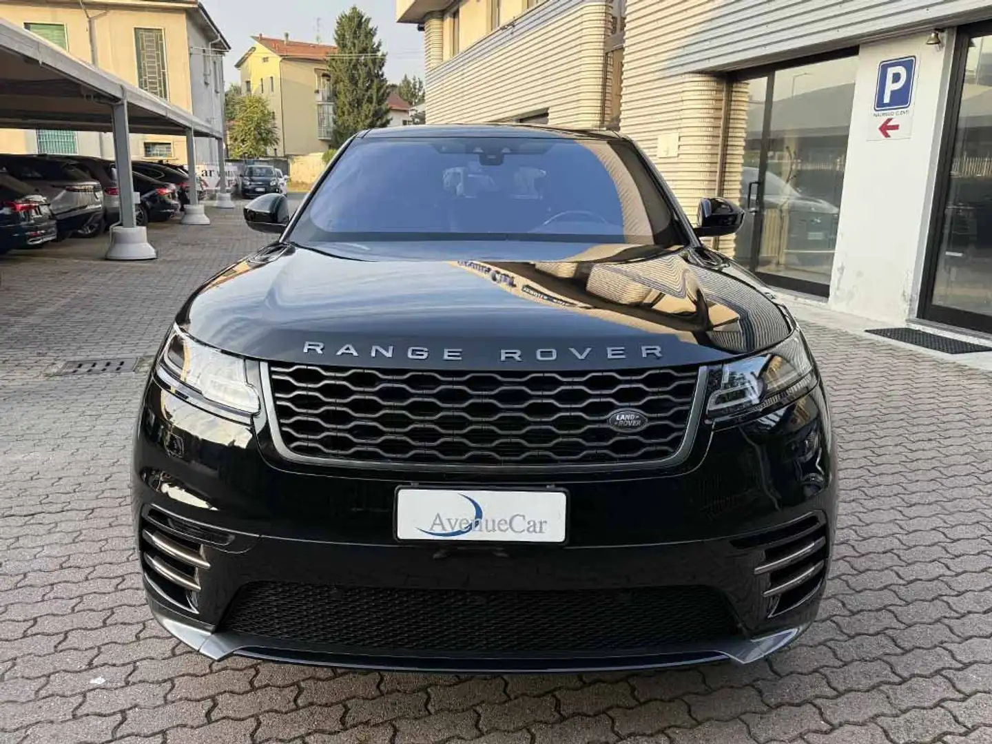 Land Rover Range Rover Velar 2.0d i4 R-Dynamic TELECAMERA POST. APPLE CARPLAY Schwarz - 2