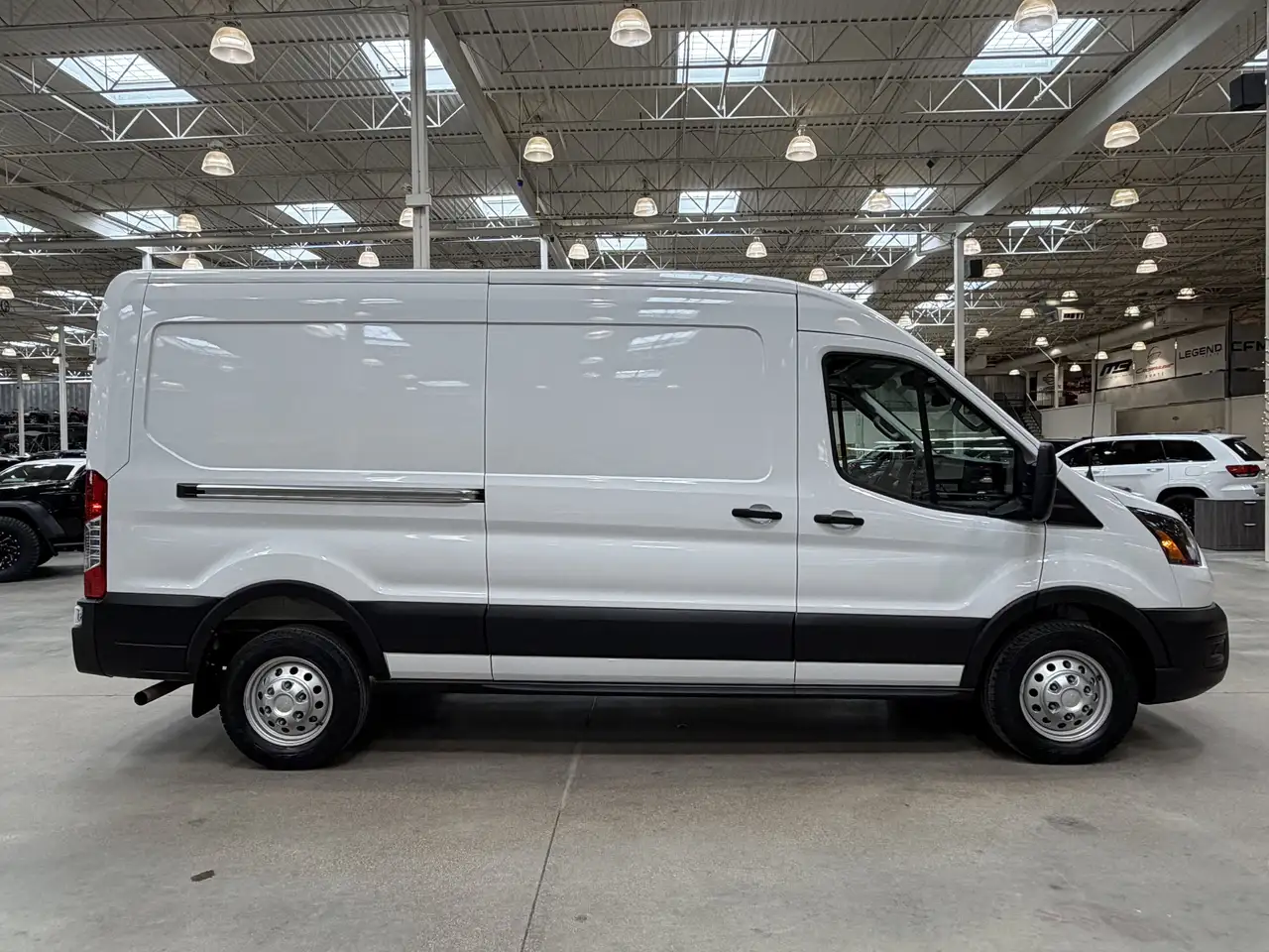 Ford Transit Cargo Van снимка Ford Transit Cargo Van