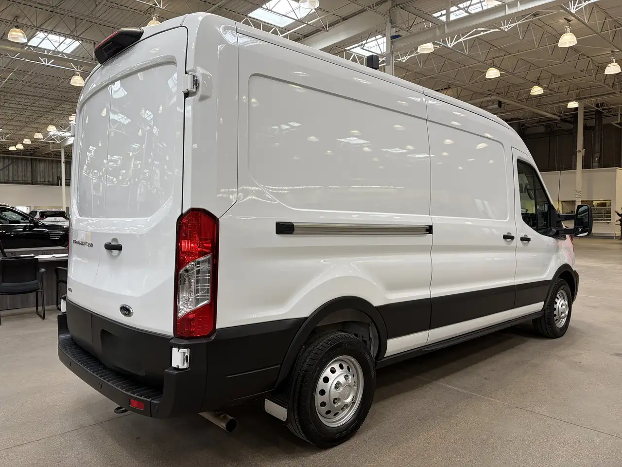 Ford Transit Cargo Van снимка Ford Transit Cargo Van