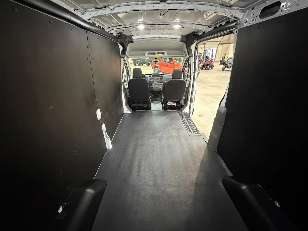 Ford Transit Cargo Van снимка Ford Transit Cargo Van