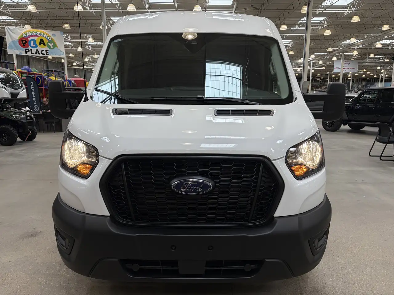 Ford Transit Cargo Van снимка Ford Transit Cargo Van