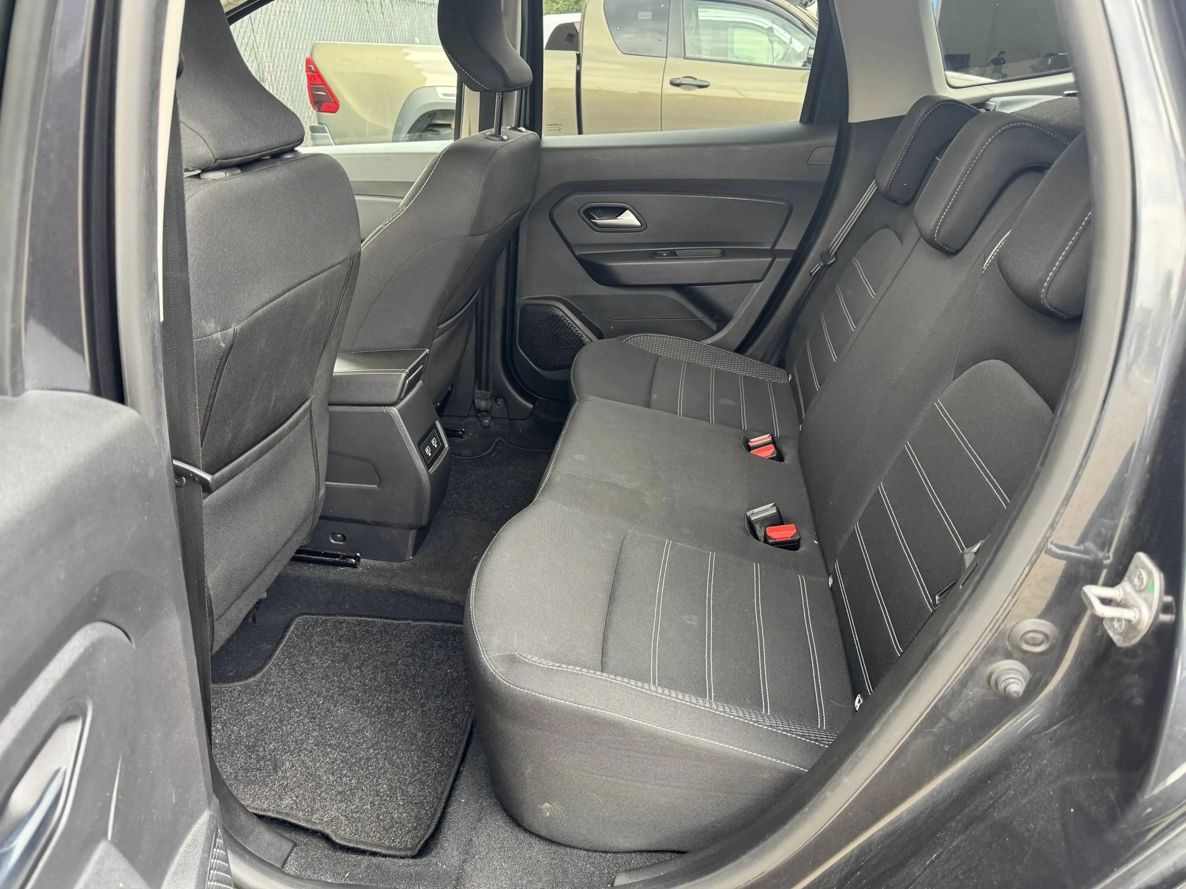 Dacia Duster CARPLAY / ZETELVERWARMING / 1STE EIGENAAR — photo 9