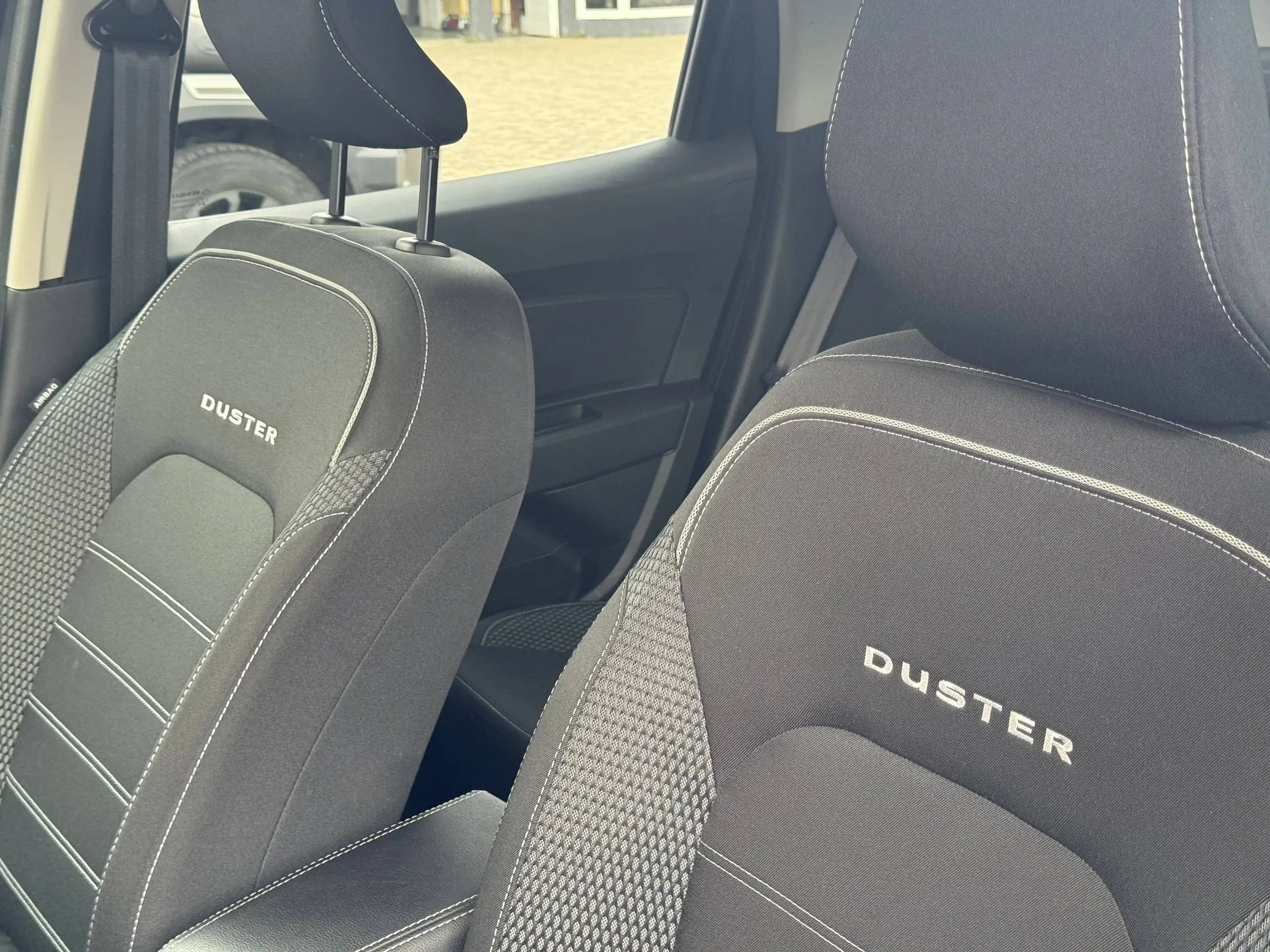 Dacia Duster CARPLAY / ZETELVERWARMING / 1STE EIGENAAR — photo 11