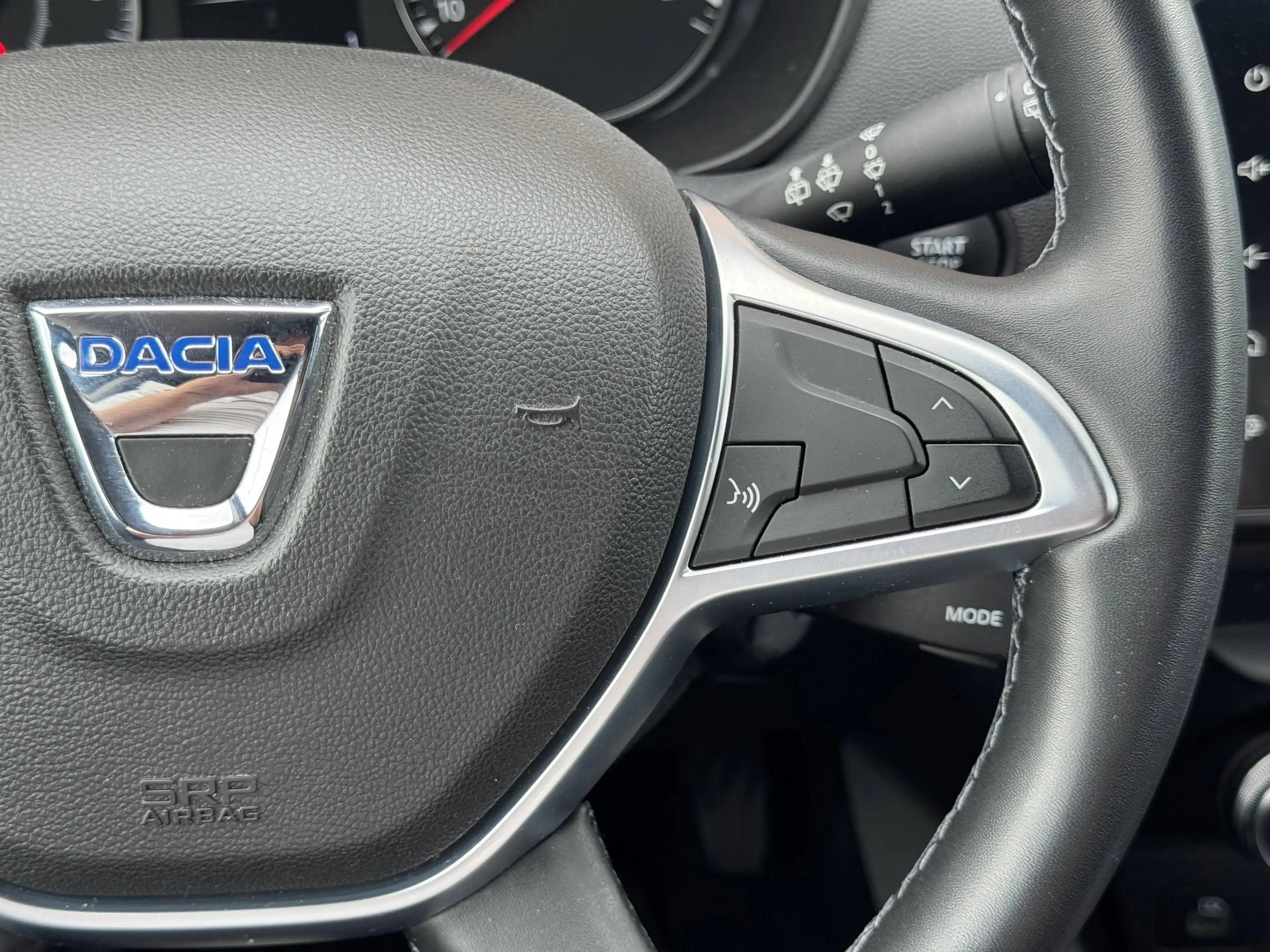 Dacia Duster CARPLAY / ZETELVERWARMING / 1STE EIGENAAR — photo 22