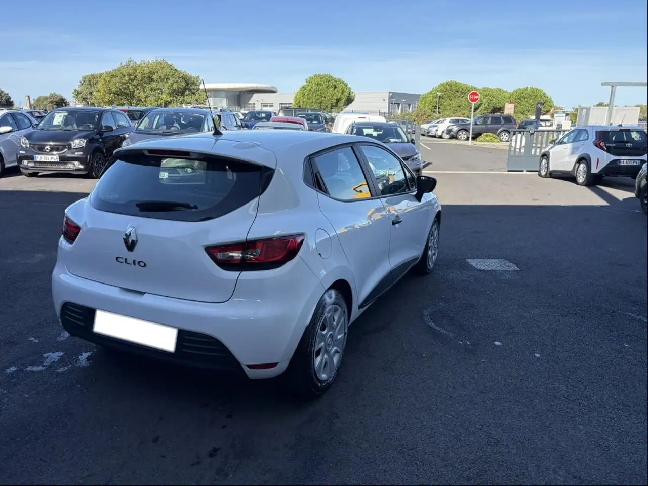 Renault Clio Citadine 5 portes — photo 3