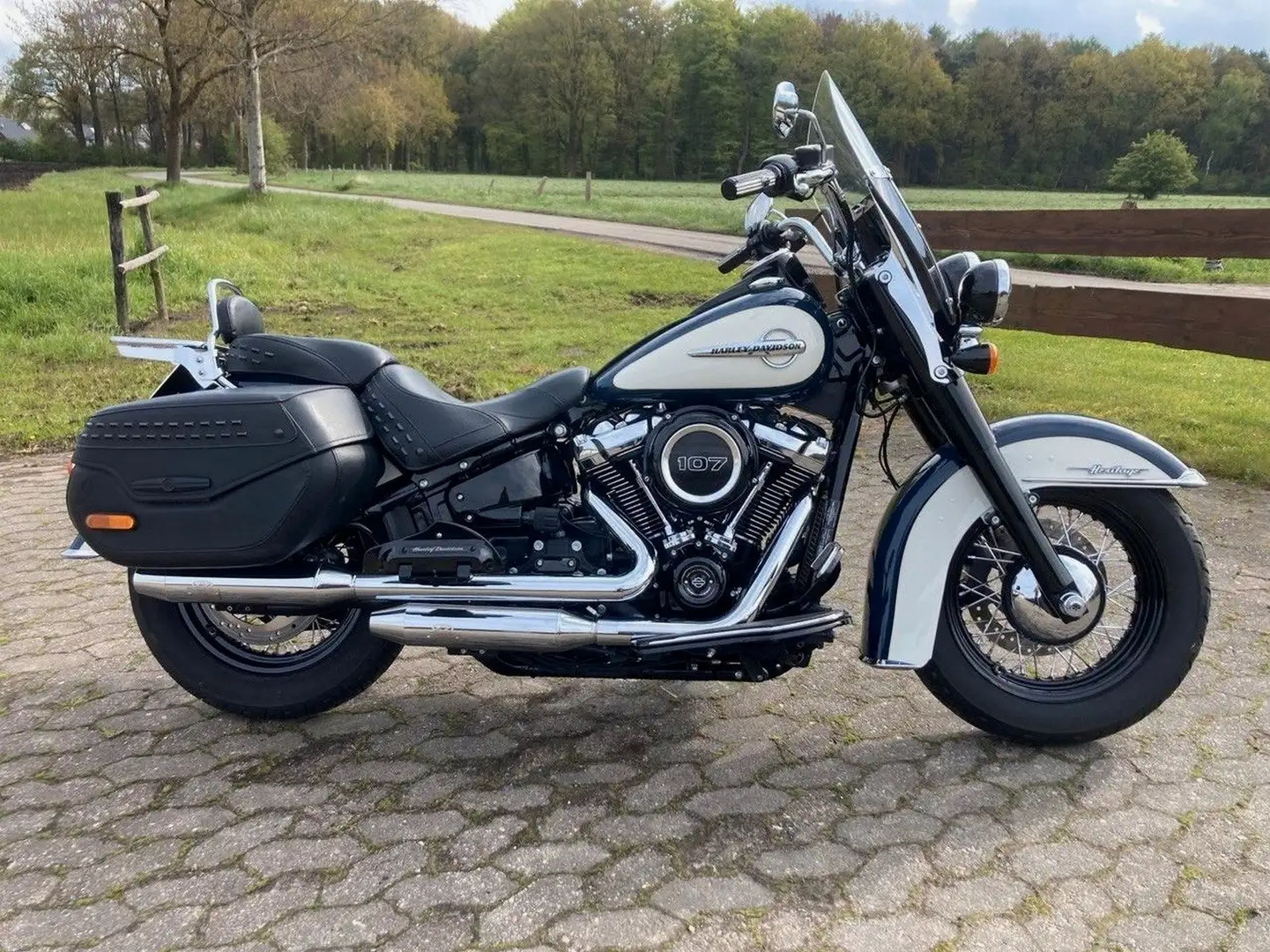 Harley-Davidson Heritage Classic Albastru - 1