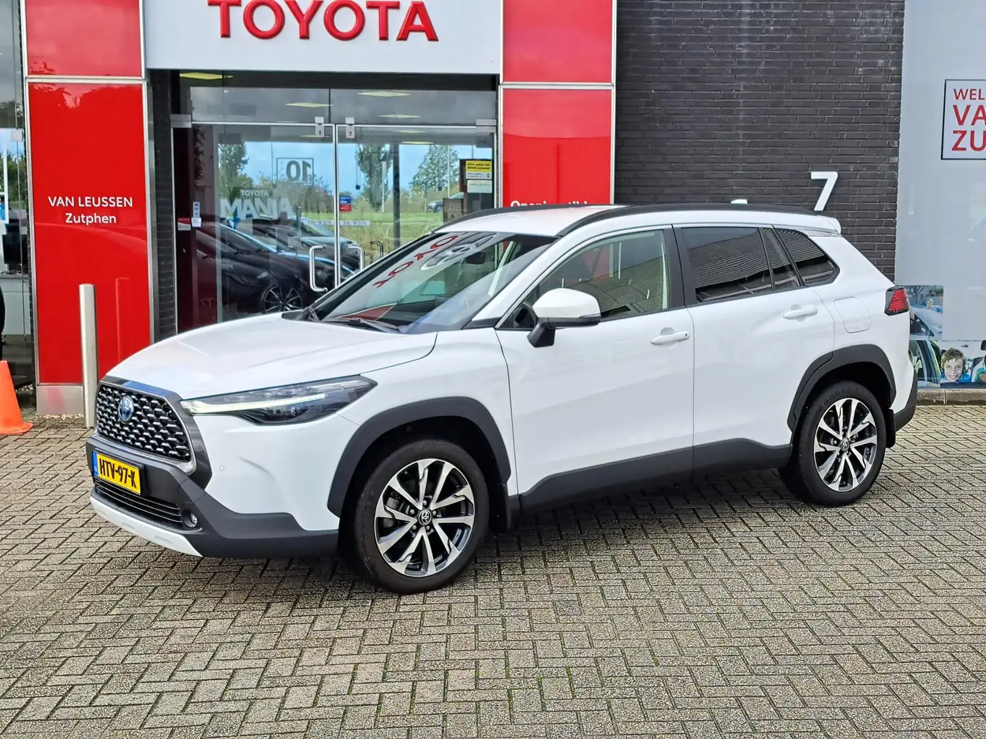 Toyota Corolla Cross Hybrid 140 Dynamic STOELVERWARMING STUURVERWARMING Wit - 1