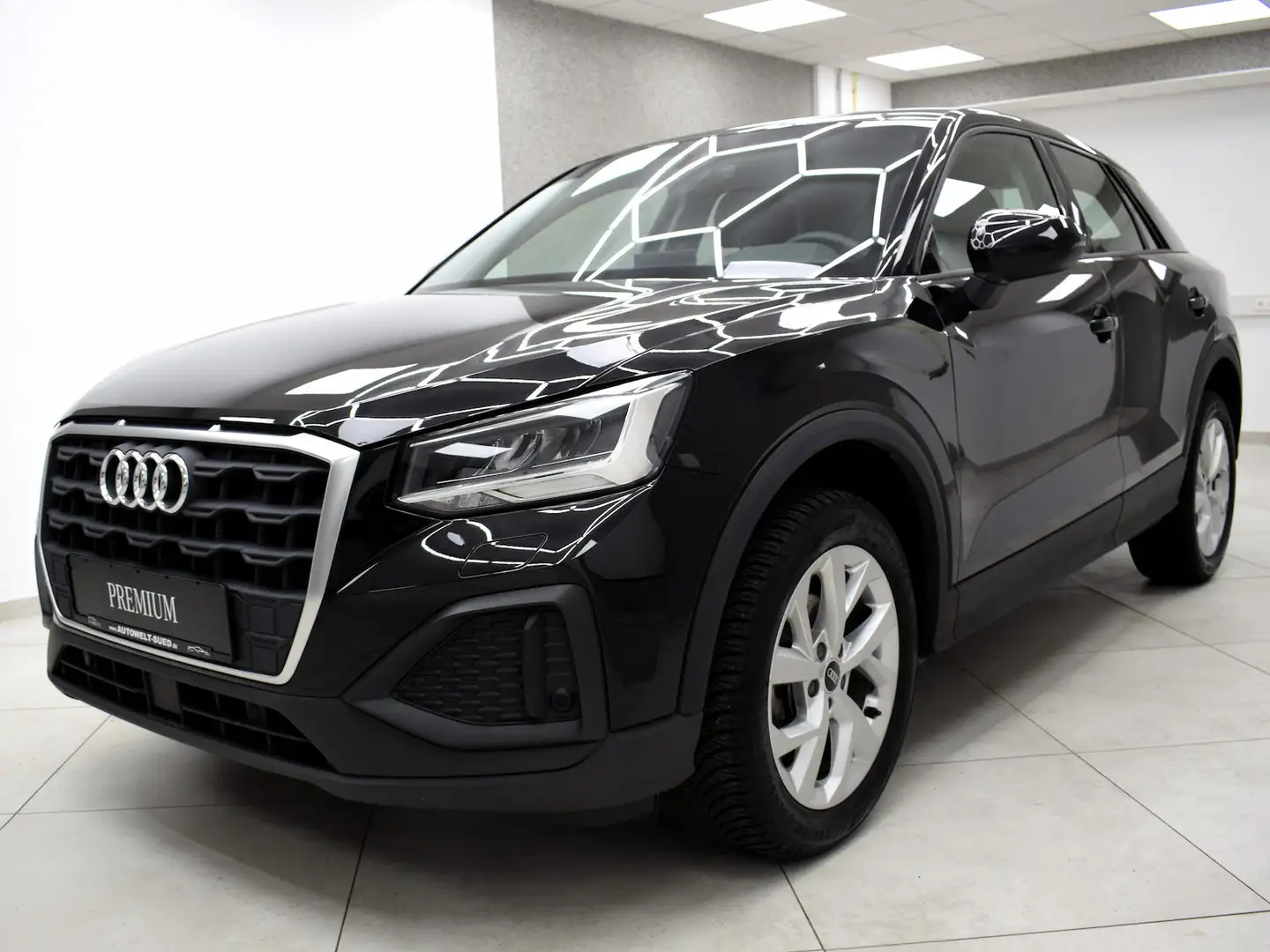 Audi Q2 35 TFSI S Tronic Navi SHZ ACC RCam el.Heckklappe Schwarz - 2