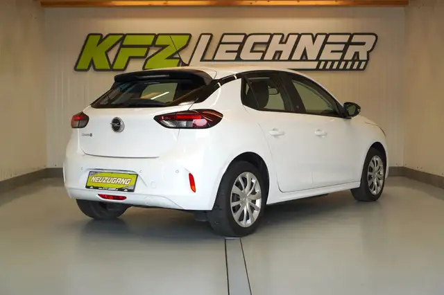 Opel Corsa-E view 4