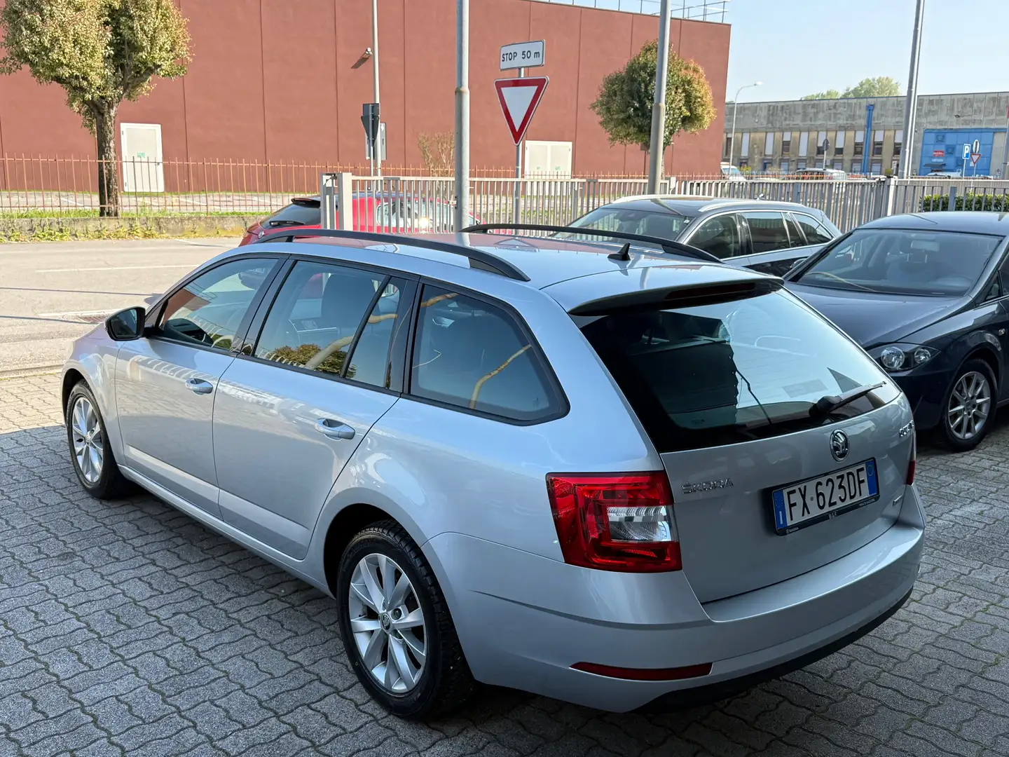 Skoda Octavia Octavia III Wagon 1.5 g-tec Ambition 130cv dsg Zilver - 2