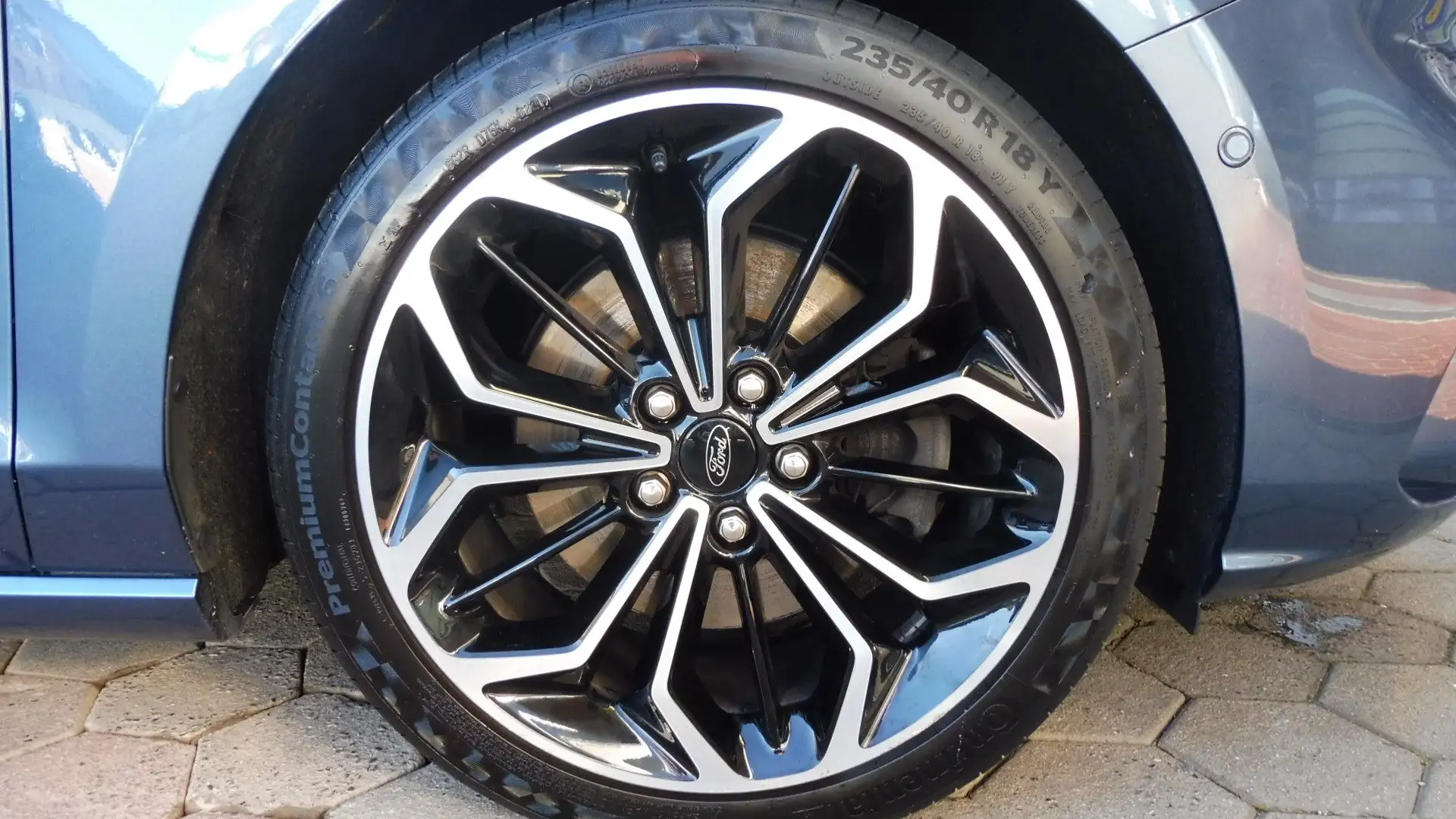 Ford Focus ST-Line Turnier Bleu - 2